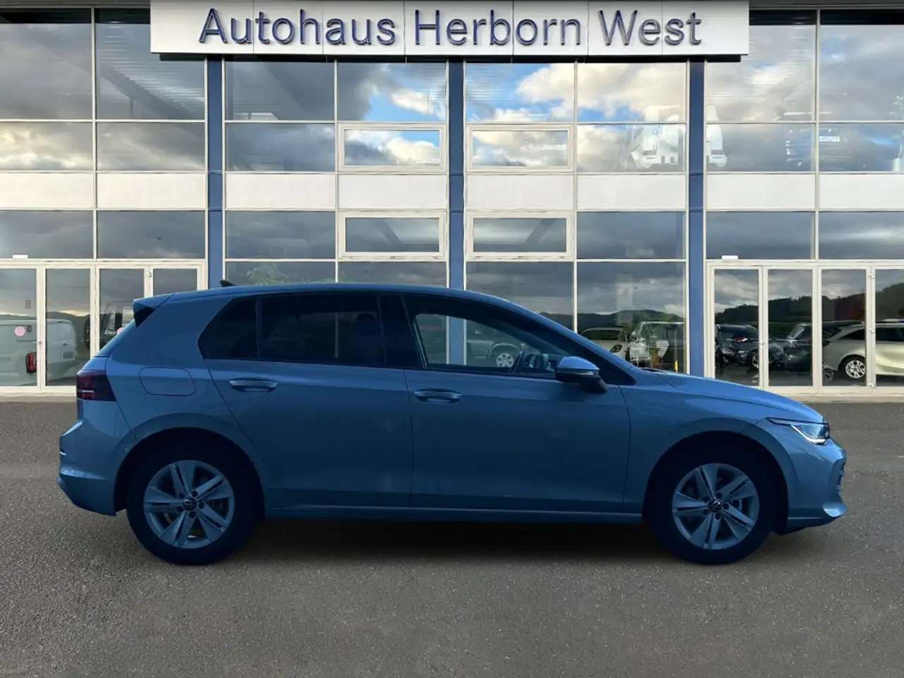 Volkswagen Golf VIII 1.5 eTSI Life DSG LED Navi Allwetterreifen As 5