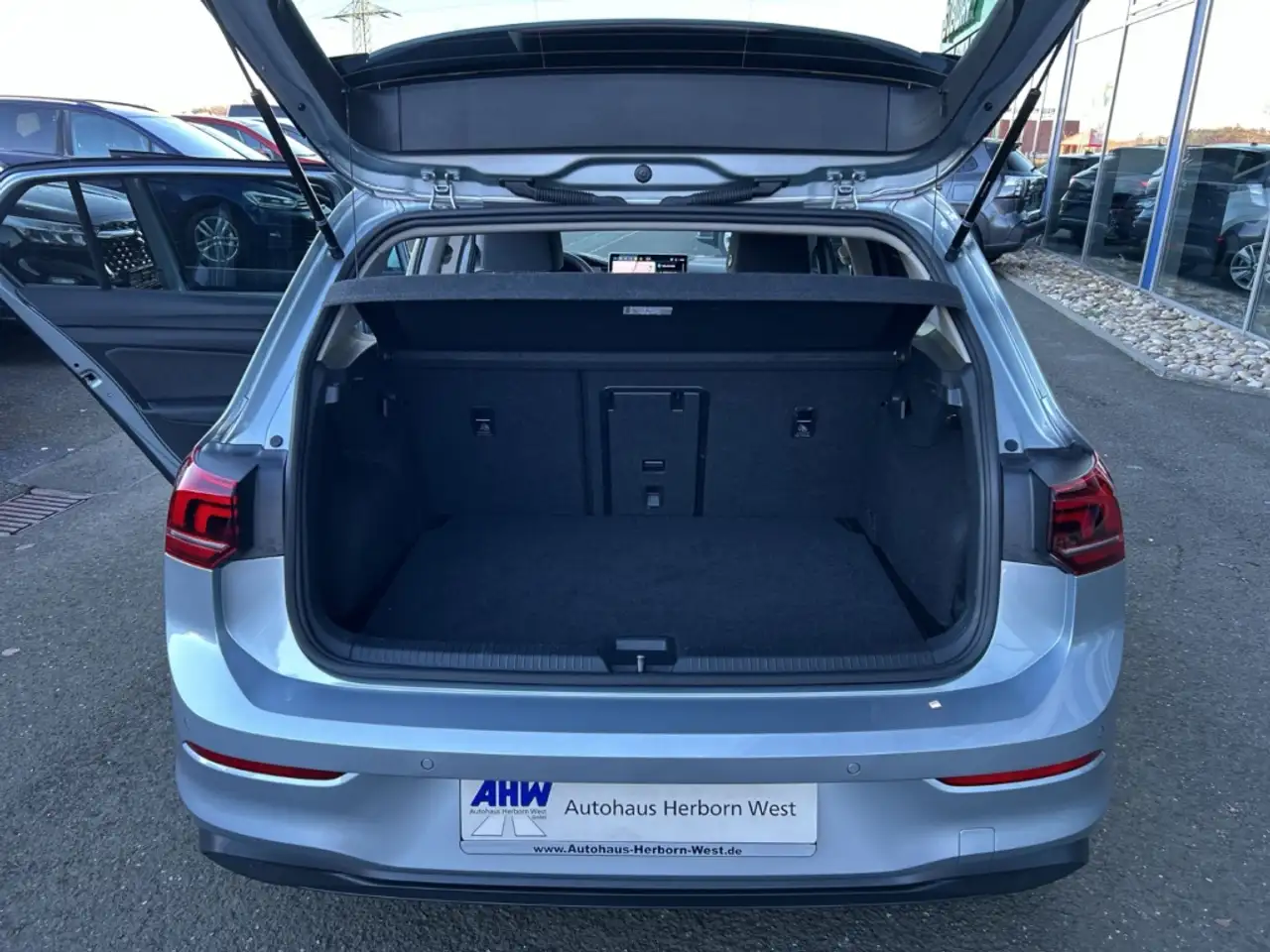 Volkswagen Golf VIII 1.5 eTSI Life DSG LED Navi Allwetterreifen As 16