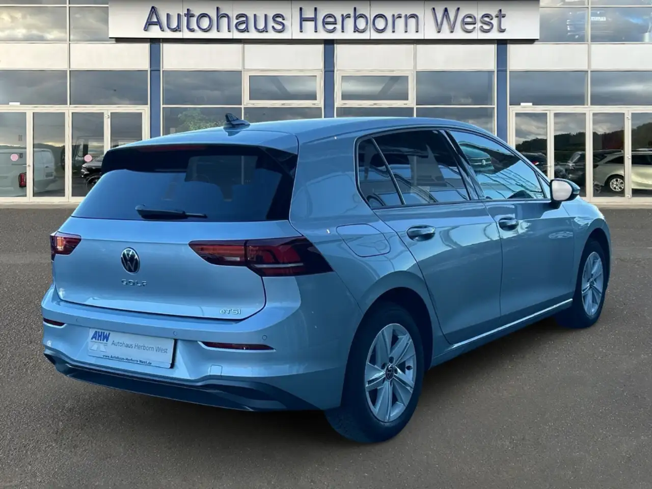 Volkswagen Golf VIII 1.5 eTSI Life DSG LED Navi Allwetterreifen As 3