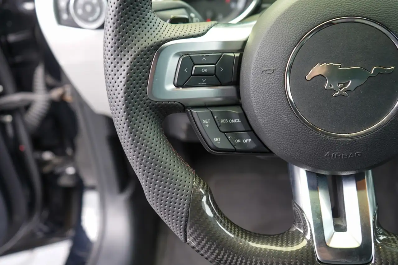 FORD MUSTANG FASTBACK 5.0 GT 421CH - BVA - CAMÉRA D'AIDE AU STATIONNEMENT - SELLERIE CUIR - CARBON - VERSION UE