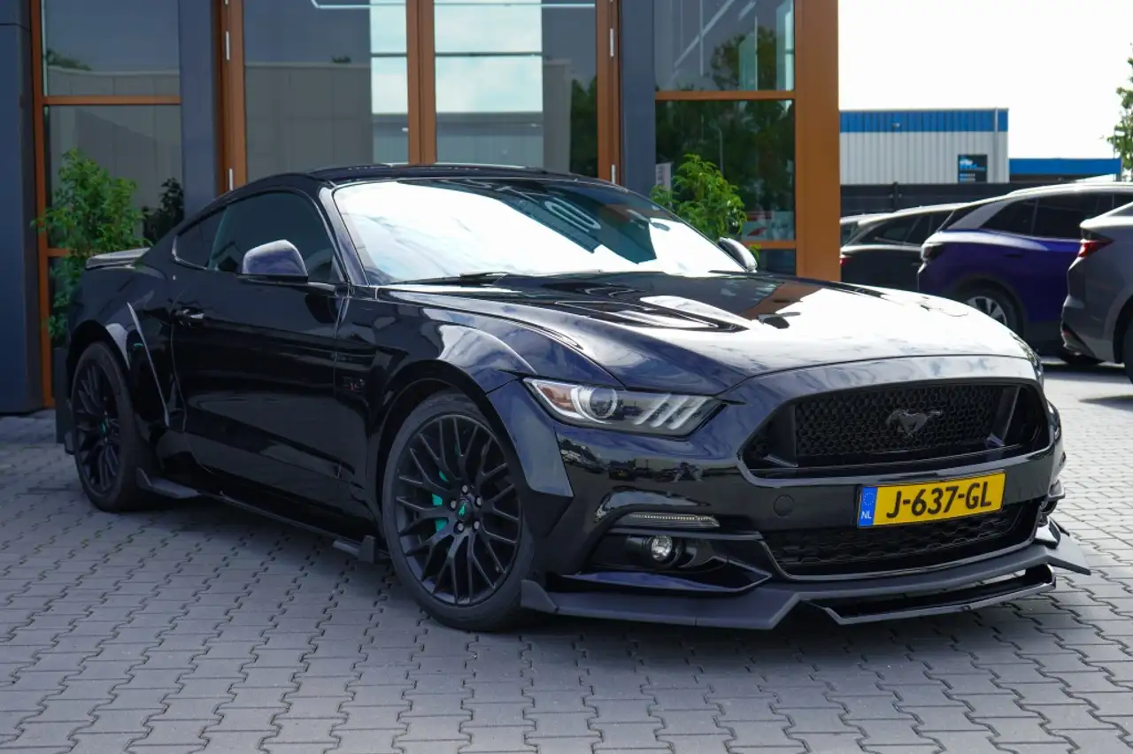 FORD MUSTANG FASTBACK 5.0 GT 421CH - BVA - CAMÉRA D'AIDE AU STATIONNEMENT - SELLERIE CUIR - CARBON - VERSION UE