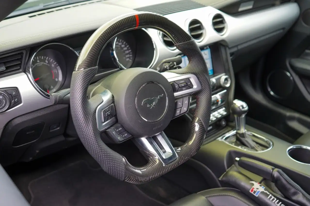 FORD MUSTANG FASTBACK 5.0 GT 421CH - BVA - CAMÉRA D'AIDE AU STATIONNEMENT - SELLERIE CUIR - CARBON - VERSION UE