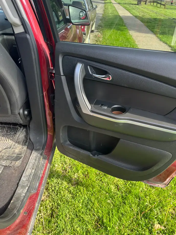 GMC Acadia снимка GMC Acadia