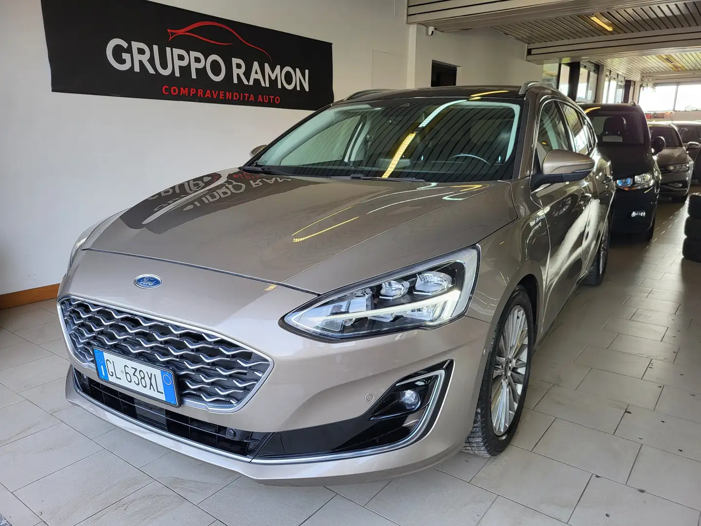 Ford Focus Vignale SW 1.5 ecoblue Beige - 2