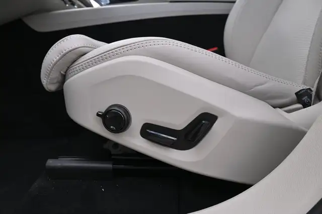 Volvo XC60 view 24
