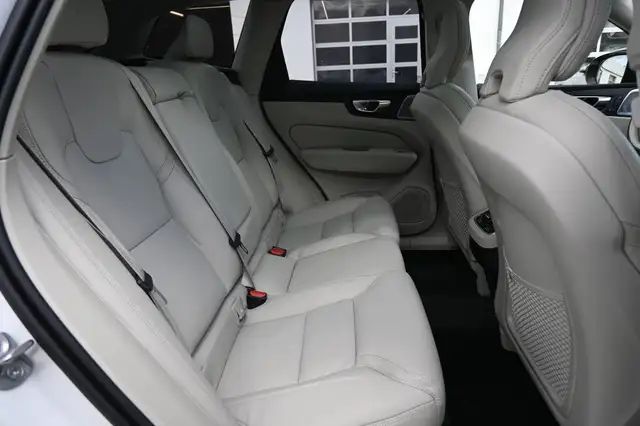 Volvo XC60 view 15