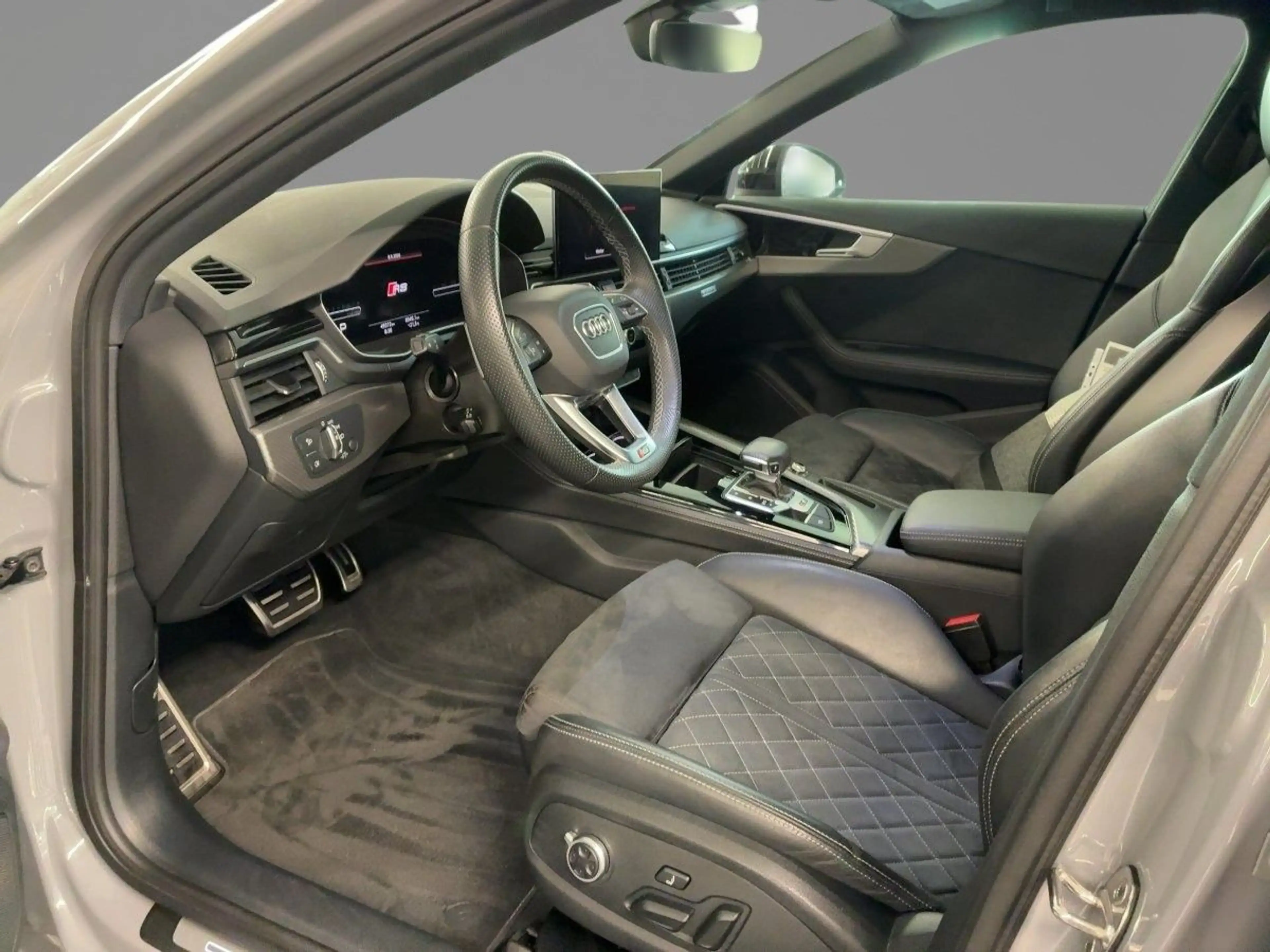 Audi RS4 RS4 Avant quattro tiptronic VirtualCockpit+ DAB — photo 6