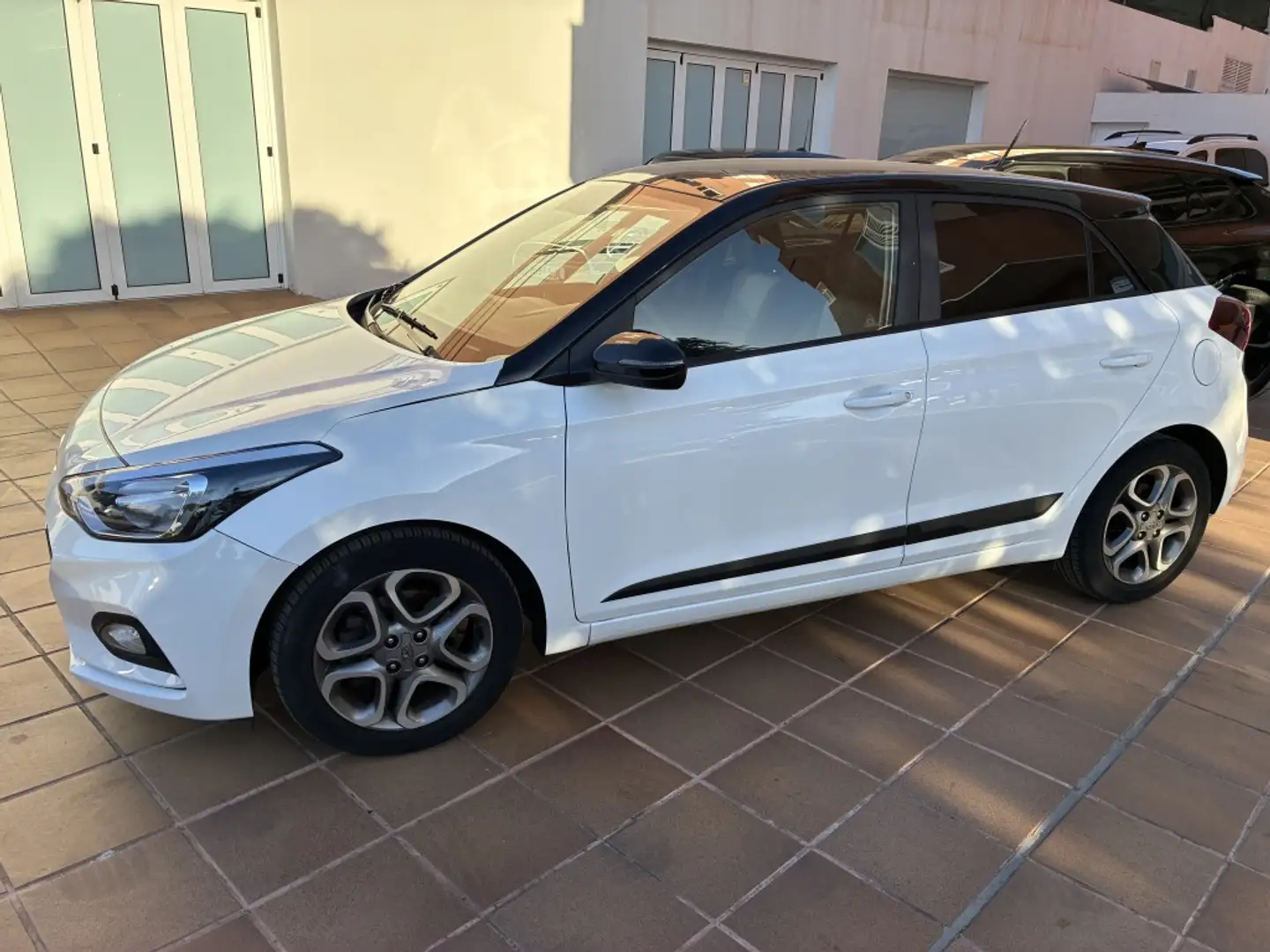 Hyundai i20 1.0 TGDI Tecno LE 2C 100 Blanc - 1