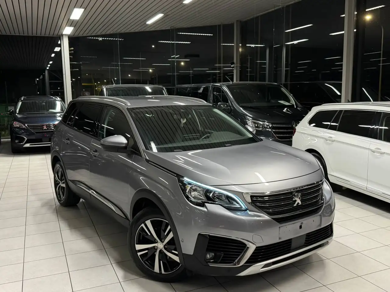 Peugeot 5008