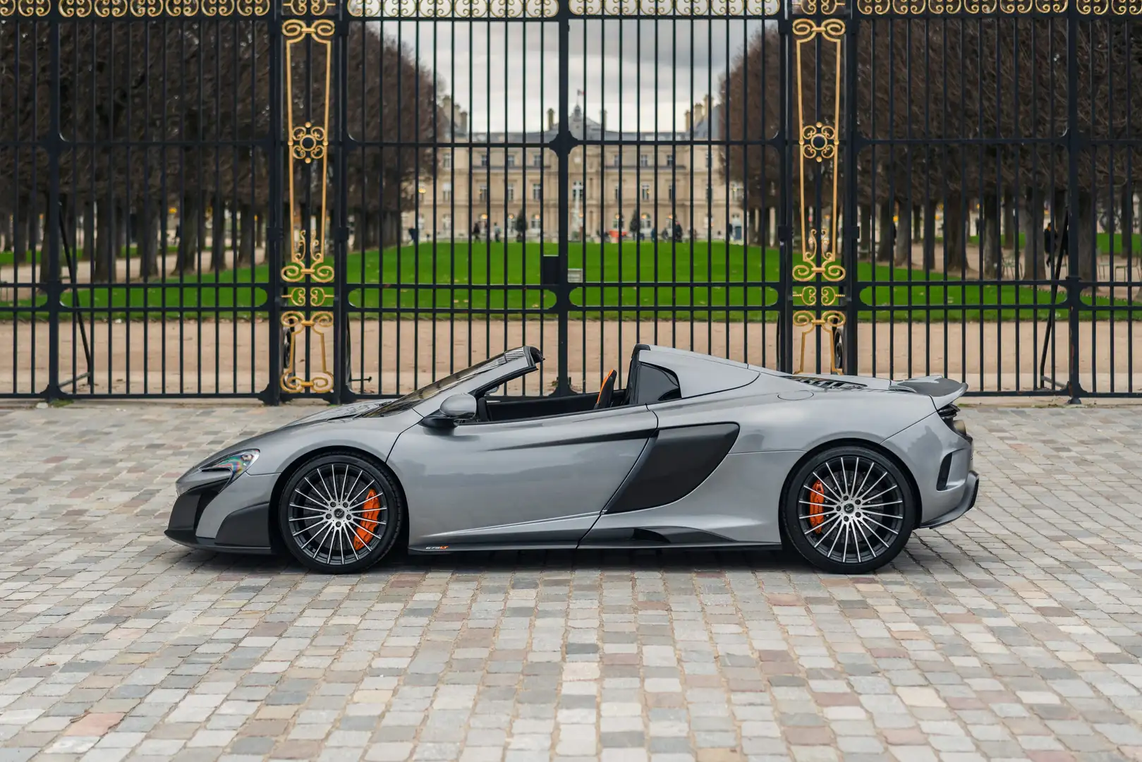 McLaren 675LT Spider V8 3.8 675 ch - Titanium Silver, 9 600 km Silber - 2