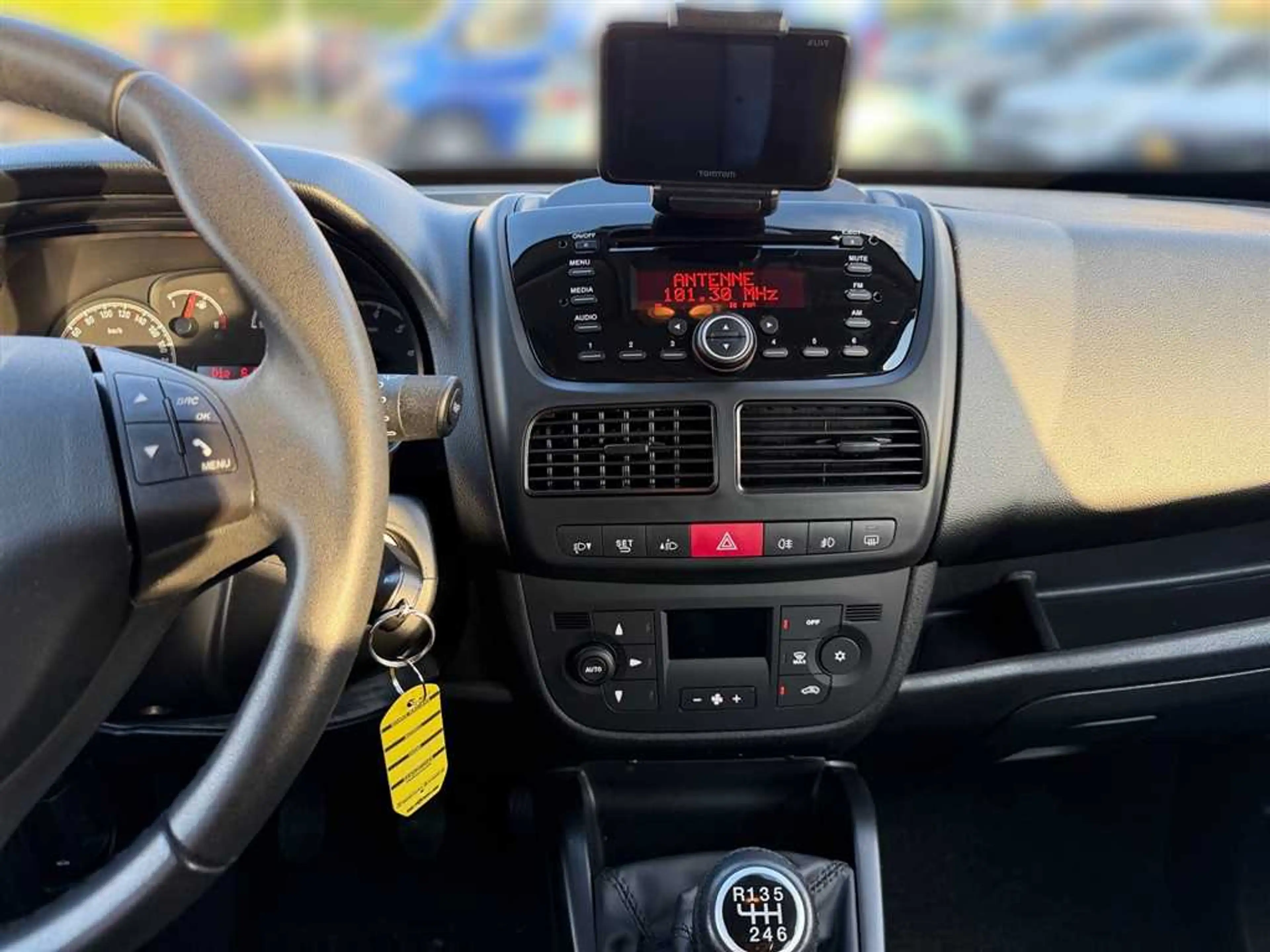 Opel Combo 1.4 Turbo Edition L1H1 PDC hinten SHZ Bluetooth Kl — photo 14