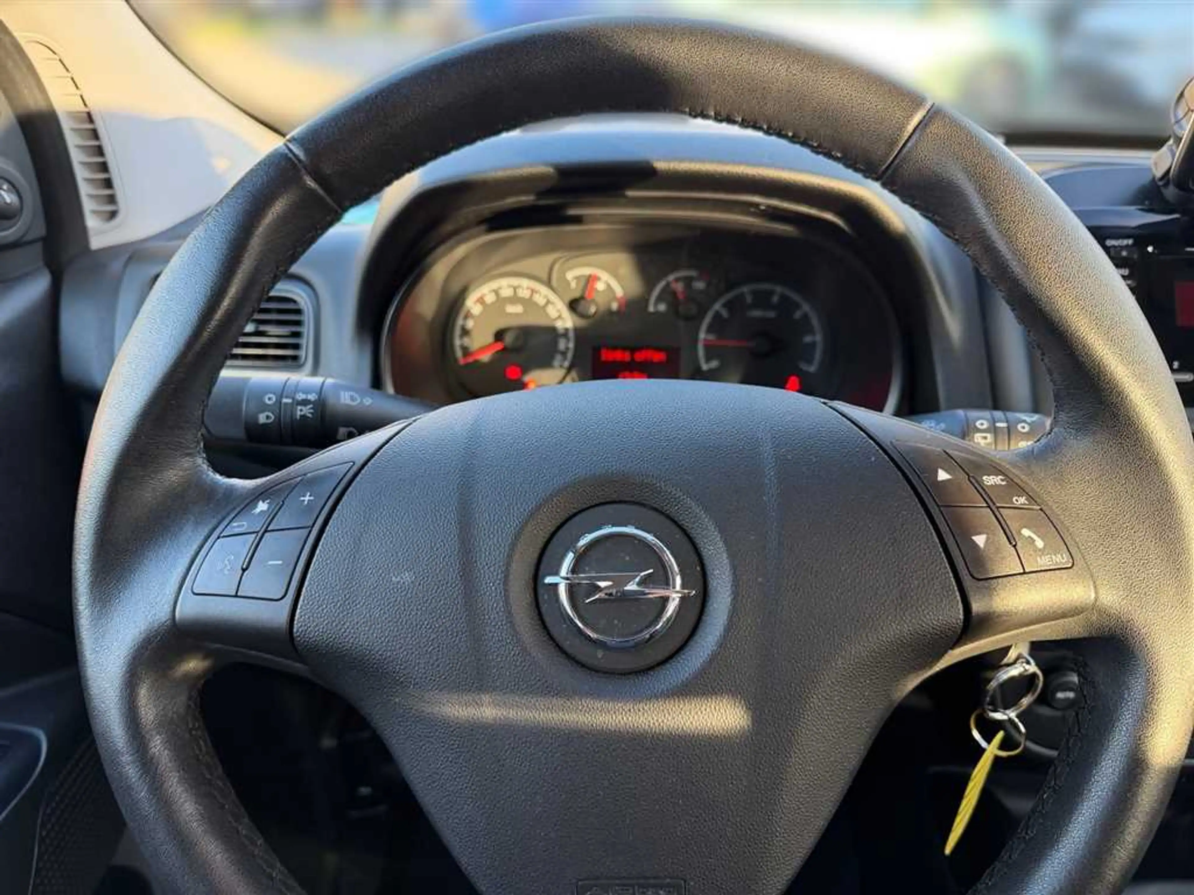 Opel Combo 1.4 Turbo Edition L1H1 PDC hinten SHZ Bluetooth Kl — photo 13