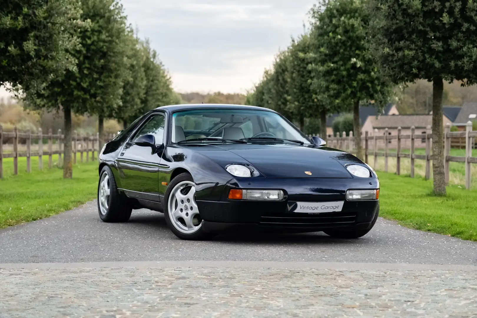 Porsche 928 GTS Bleu - 1