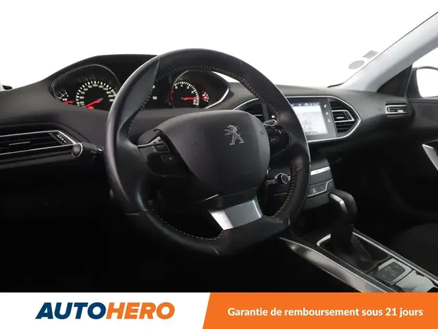 Peugeot 308 view 11