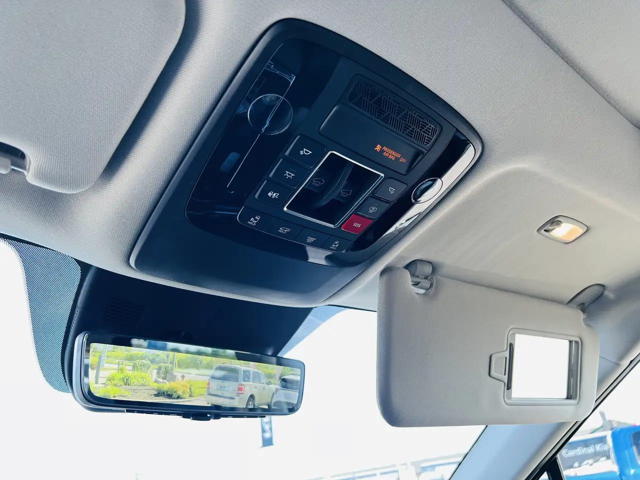 Kia Carnival photo Kia Carnival
