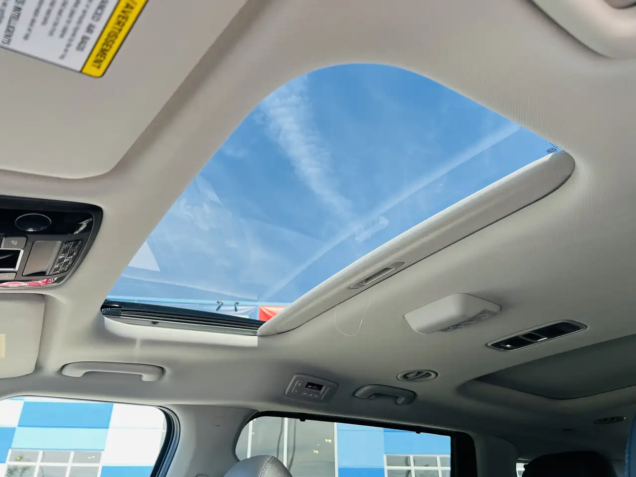Kia Carnival photo Kia Carnival