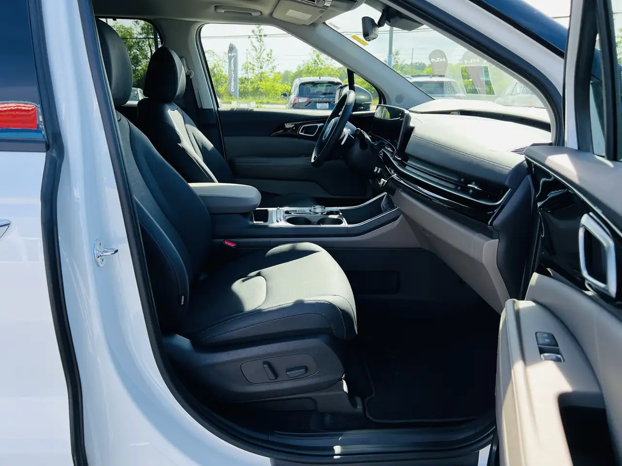 Kia Carnival photo Kia Carnival