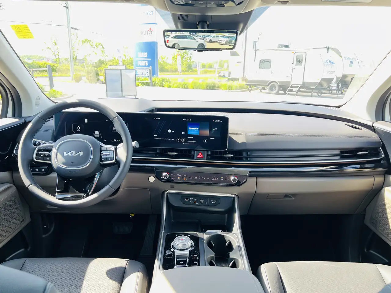 Kia Carnival photo Kia Carnival