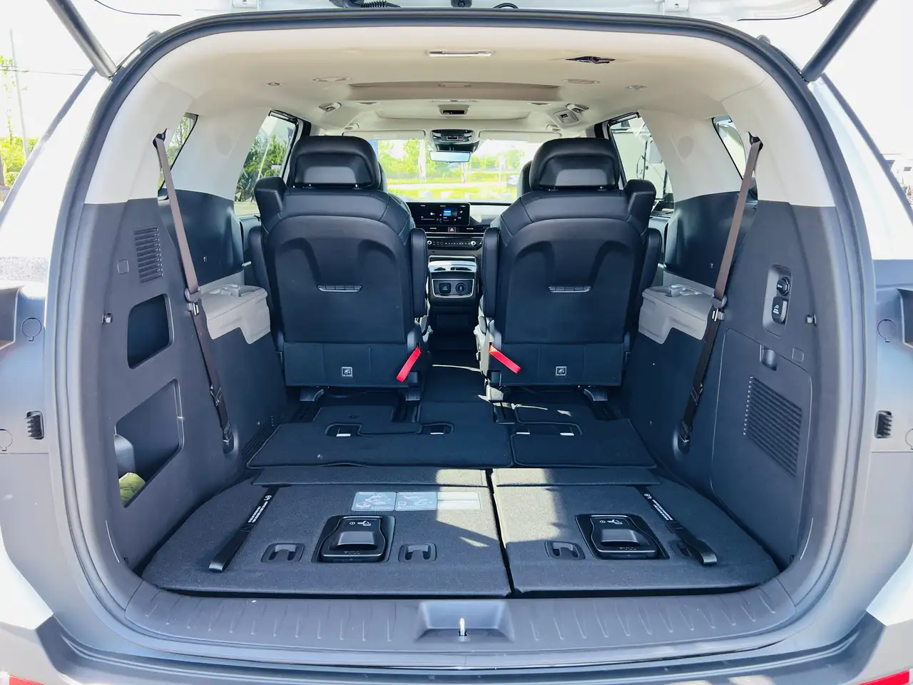Kia Carnival photo Kia Carnival