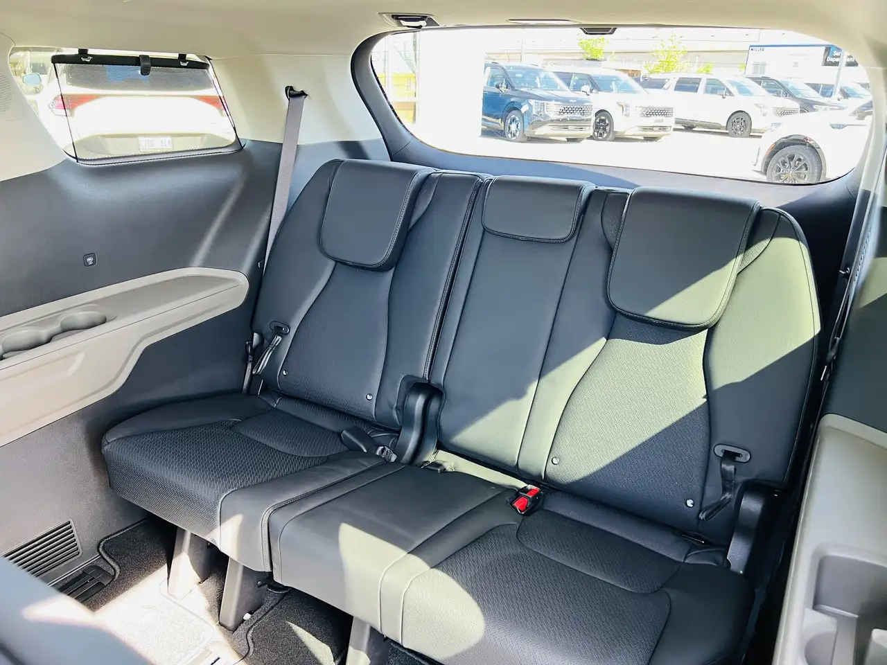 Kia Carnival photo Kia Carnival