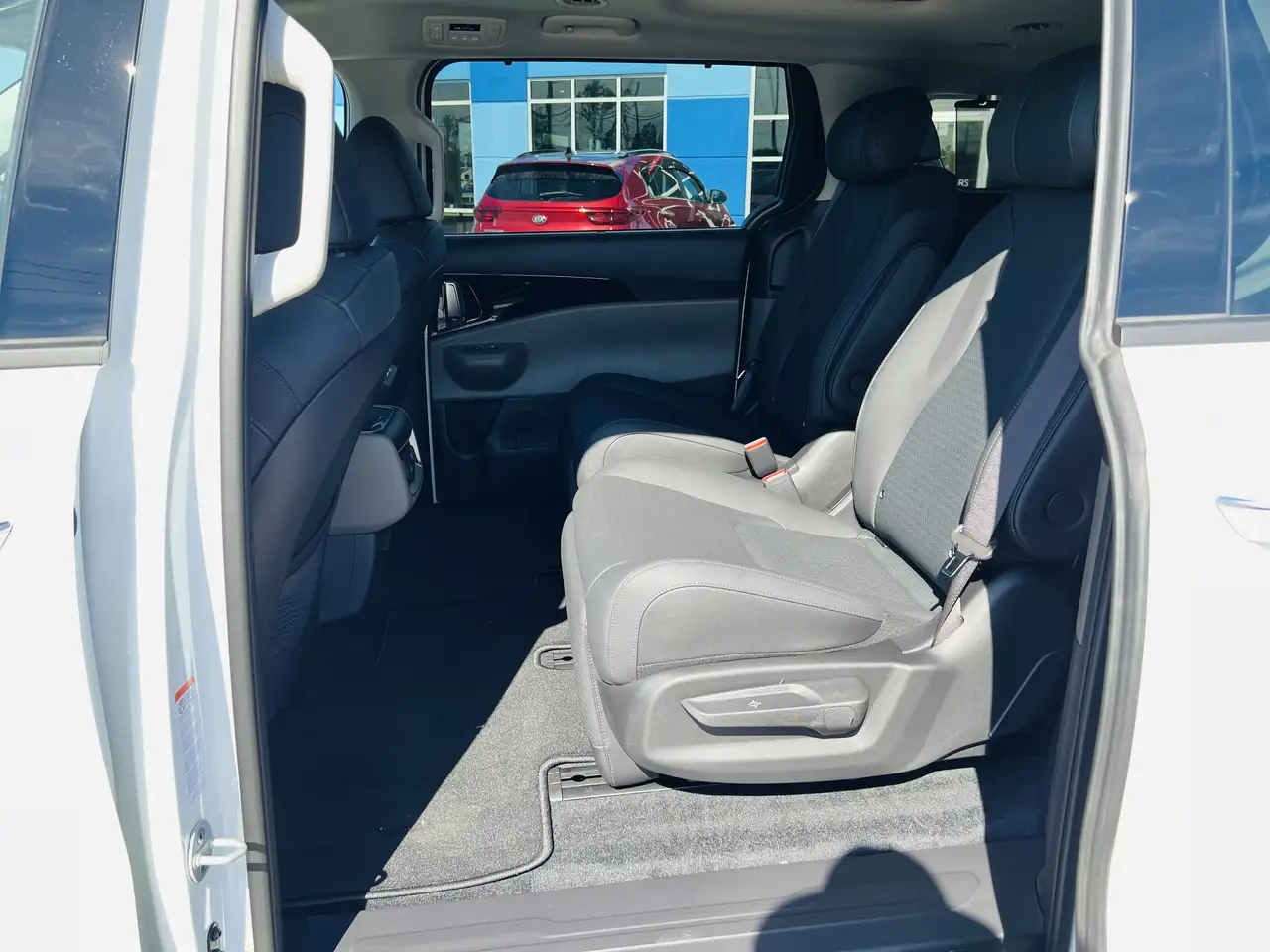 Kia Carnival photo Kia Carnival