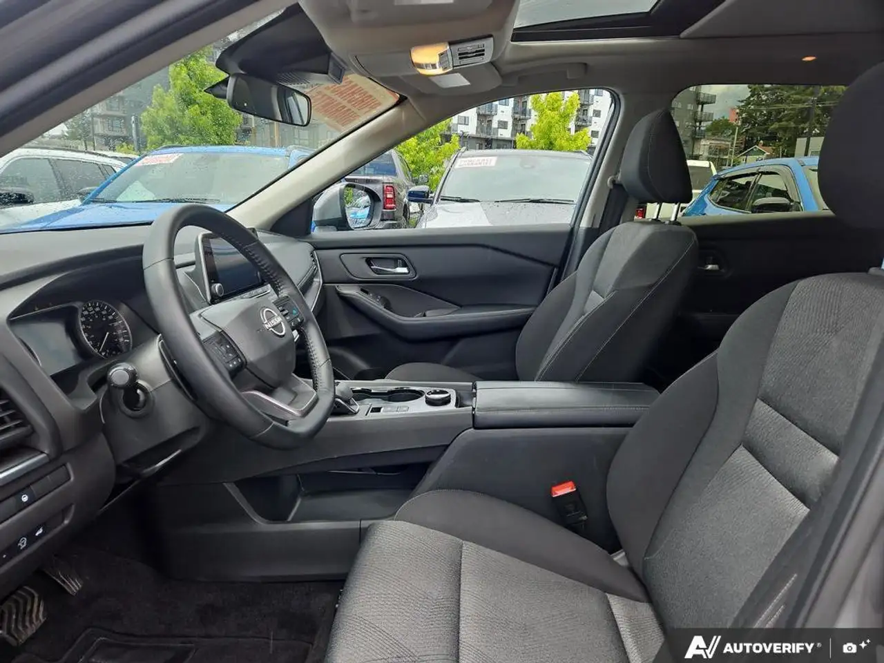 Nissan Rogue снимка Nissan Rogue