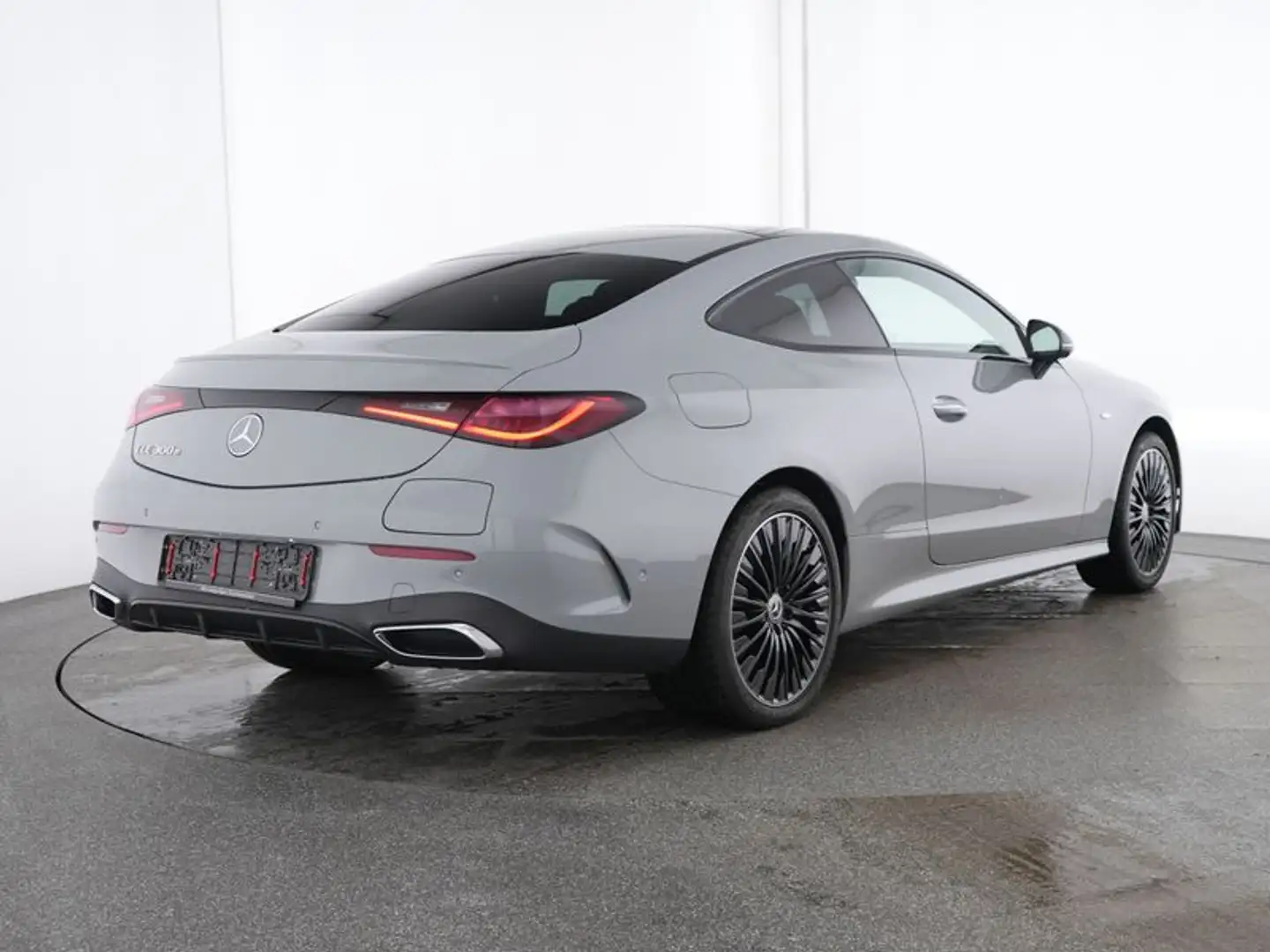 Mercedes-Benz CLE 300 Coupé e AMG Plug-In Hybride AMG Line Premium | Pan Grijs - 2