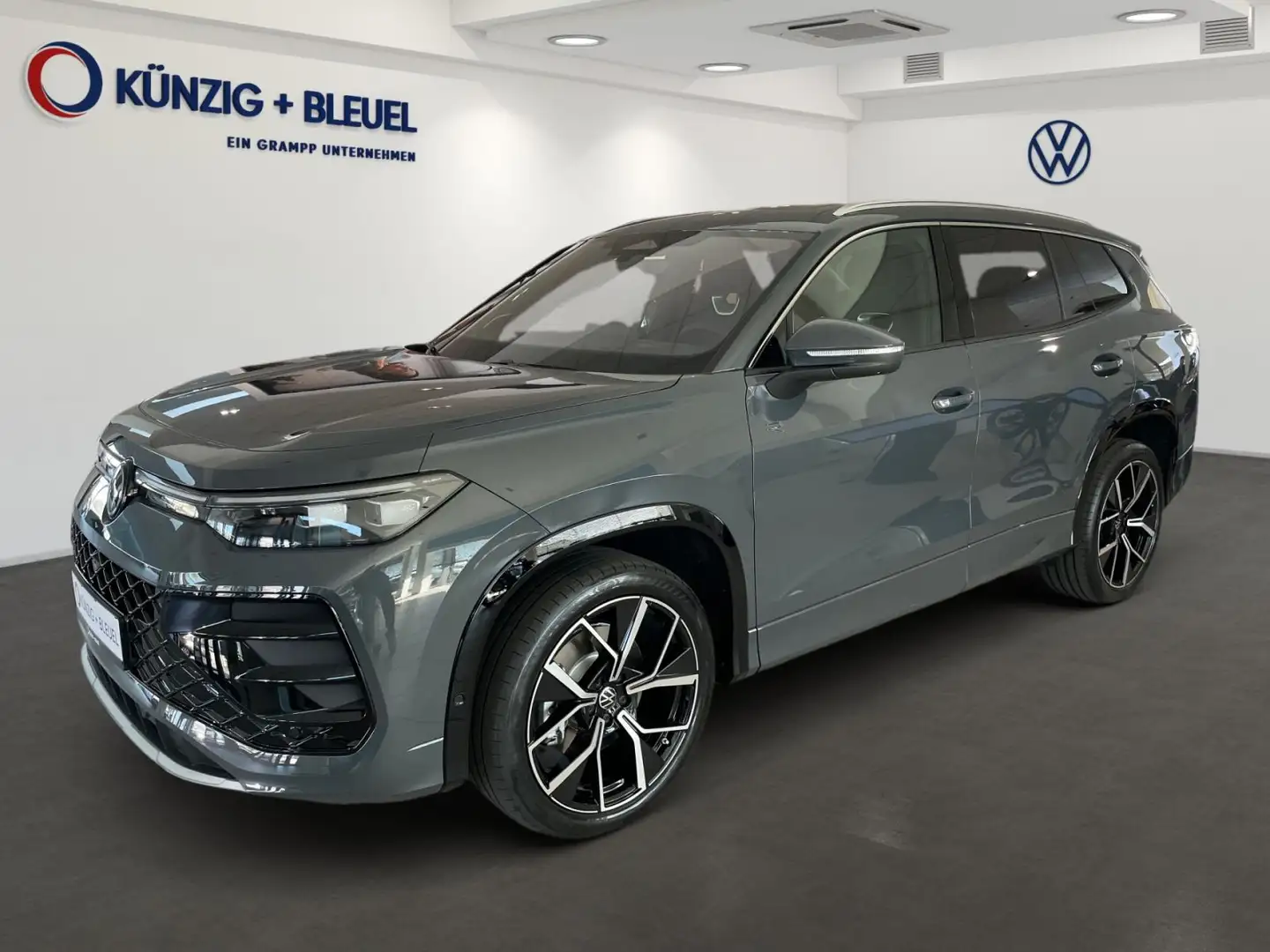 Volkswagen Tayron R-Line 2,0 l TDI 4M DSG+NAVI+AHK+PANO+KAM Gris - 2