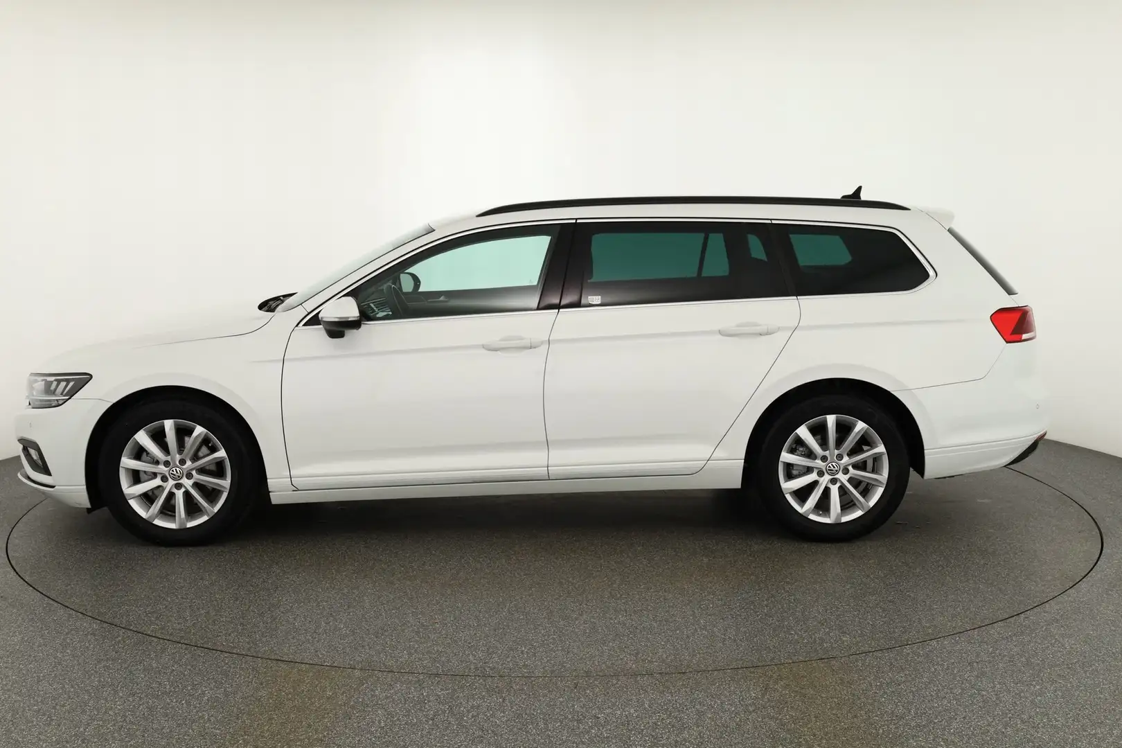 Volkswagen Passat Variant 1.5 TSI DSG Business LED Navi AHK Weiß - 2