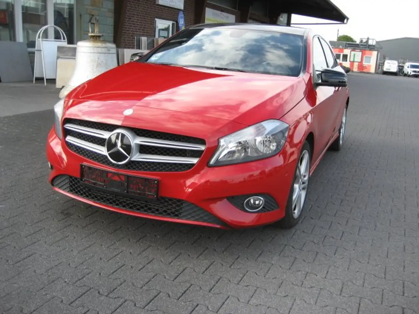 Mercedes-Benz A 200 A 200 BlueEfficiency (176.043) Červená - 1