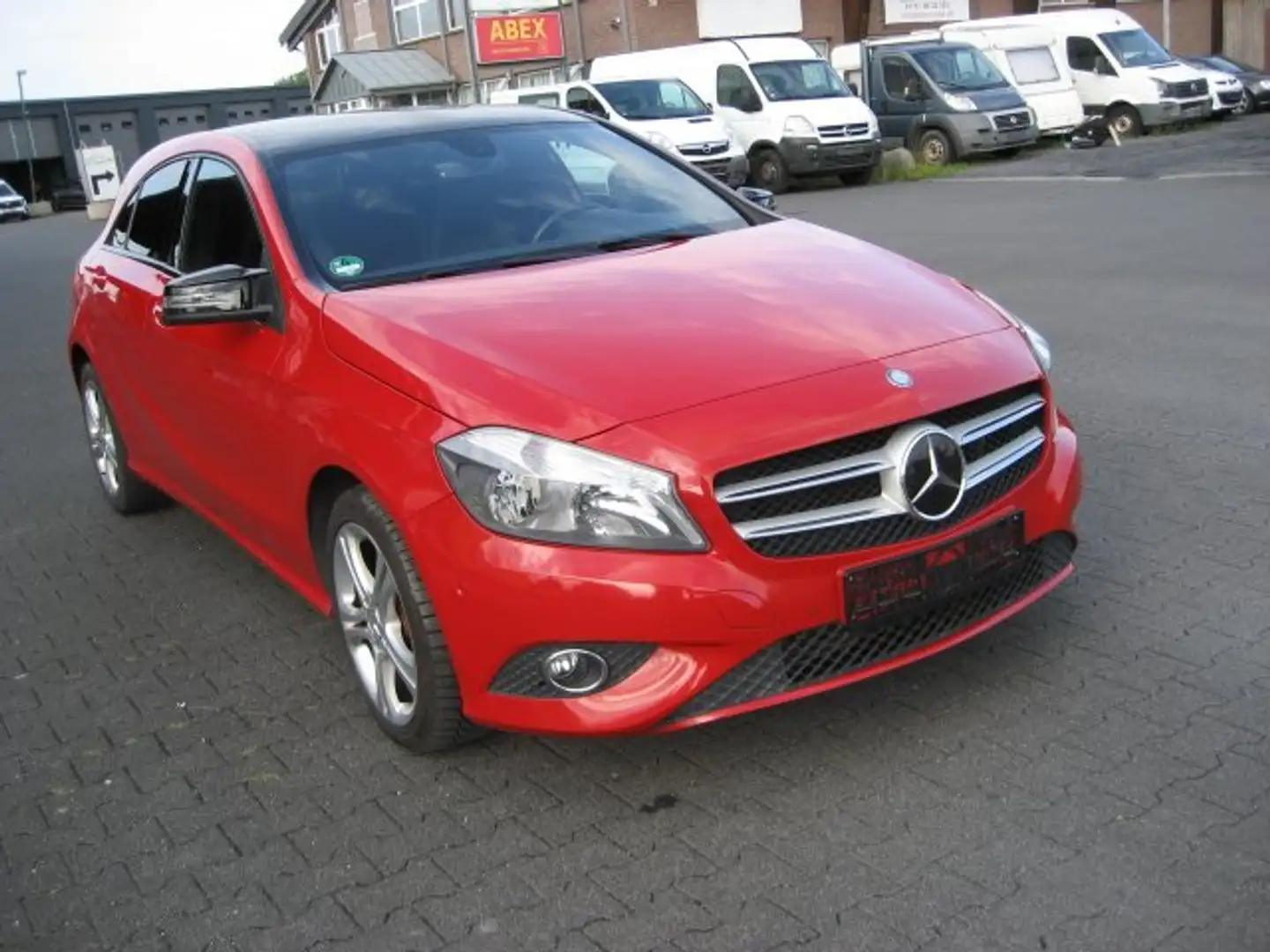Mercedes-Benz A 200 A 200 BlueEfficiency (176.043) Červená - 2