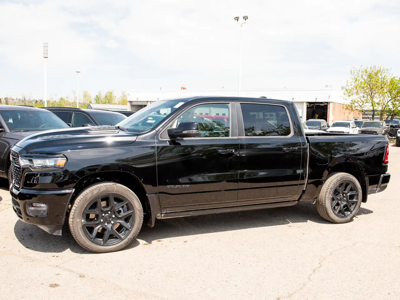 RAM 1500 снимка RAM 1500