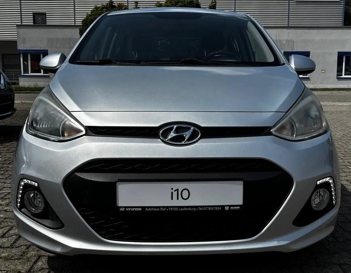 Hyundai i10 1.2 Fifa World Cup Edition Argent - 2