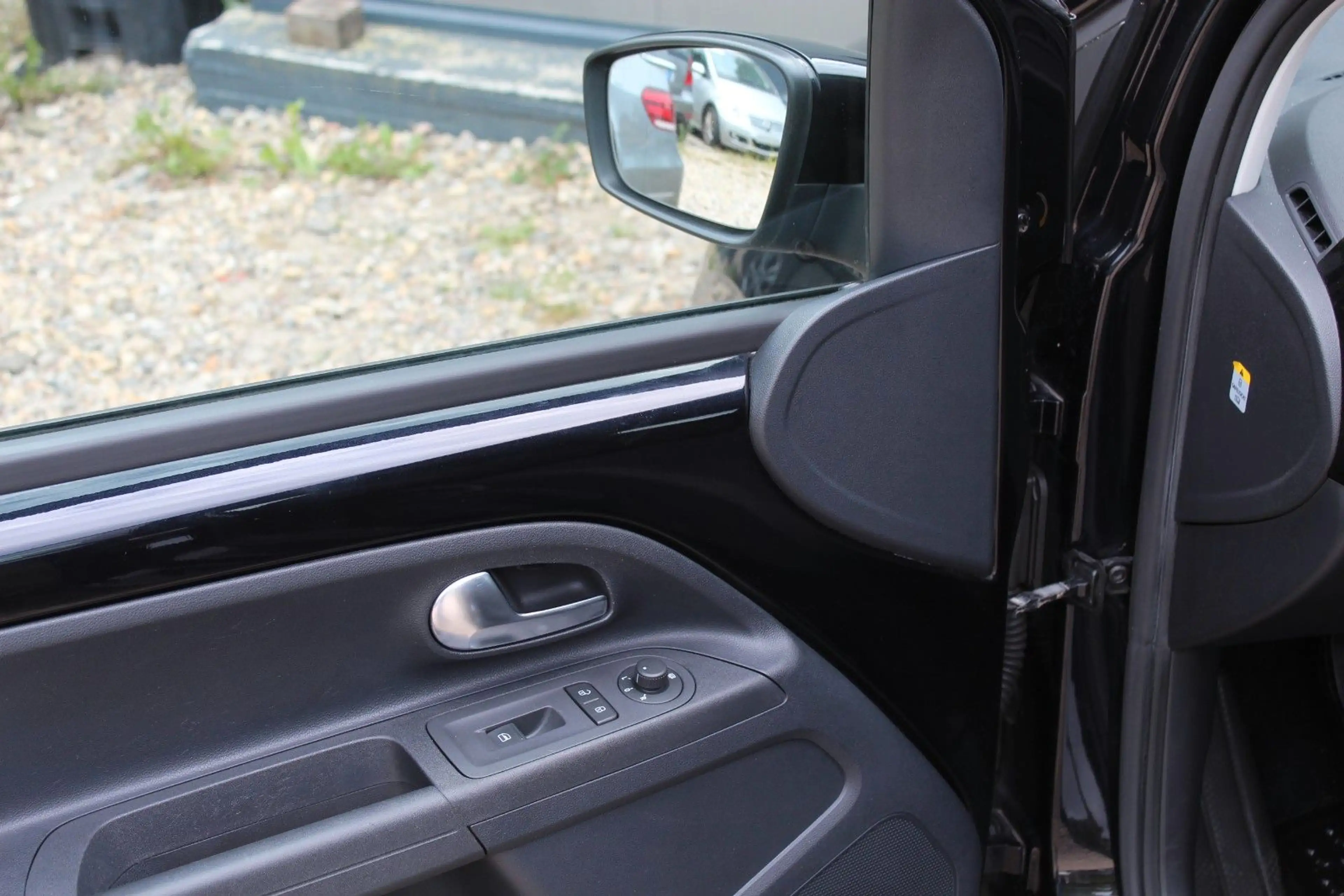 Volkswagen up! move up! 1,0 NAVI KLIMA PDC SITZHEIZUNG 1-H — photo 21