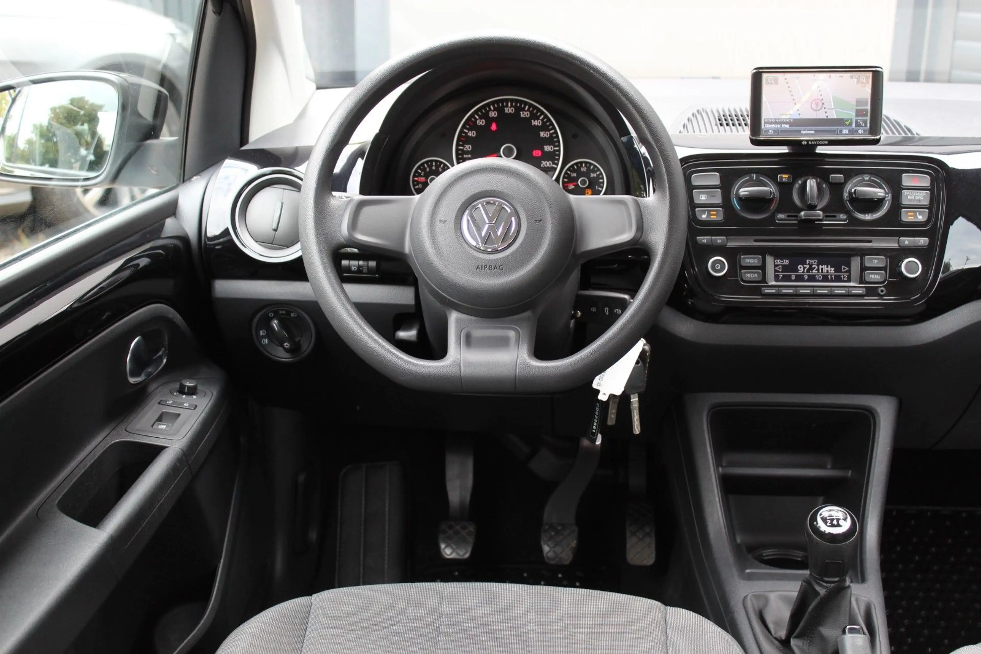 Volkswagen up! move up! 1,0 NAVI KLIMA PDC SITZHEIZUNG 1-H — photo 13