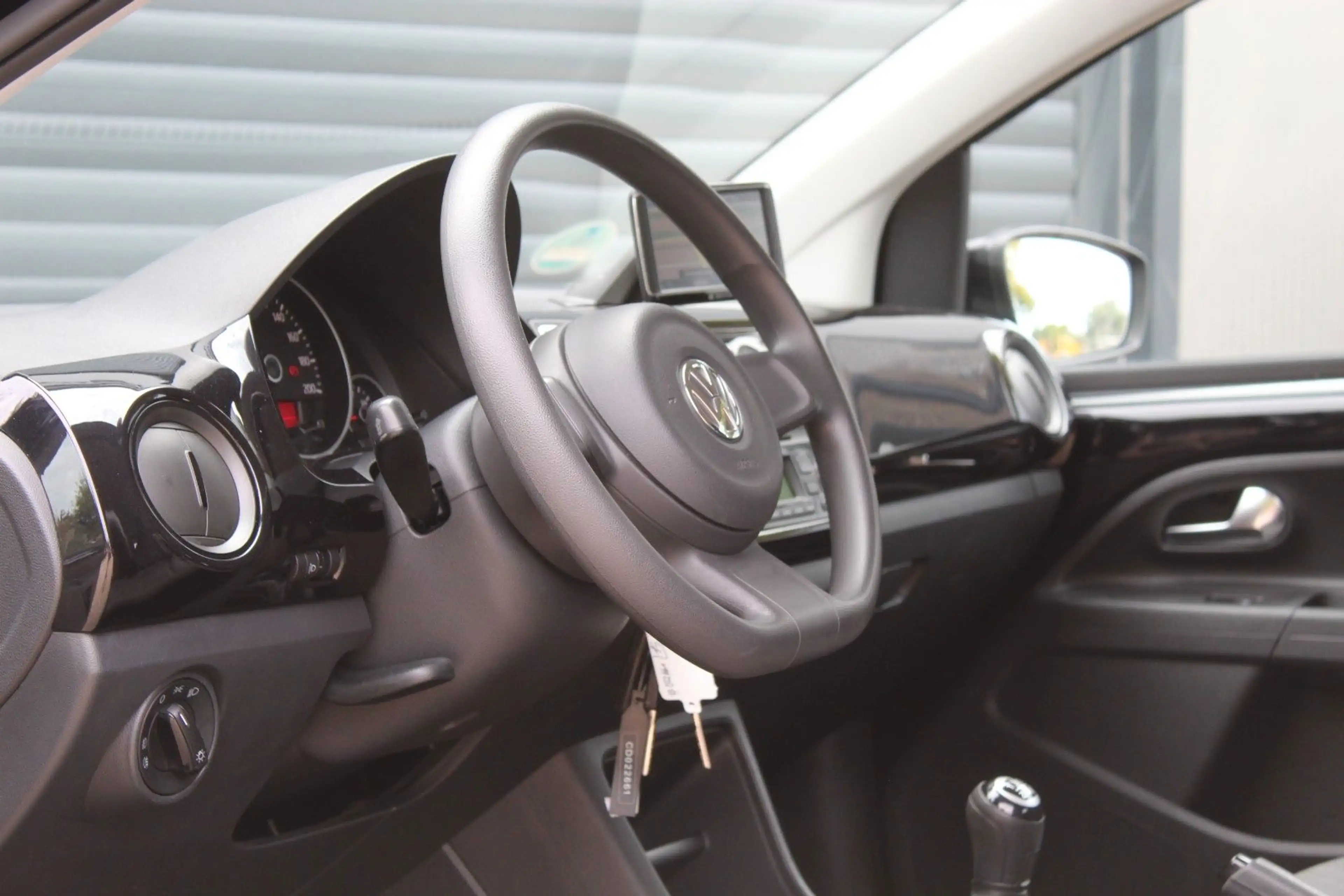 Volkswagen up! move up! 1,0 NAVI KLIMA PDC SITZHEIZUNG 1-H — photo 19