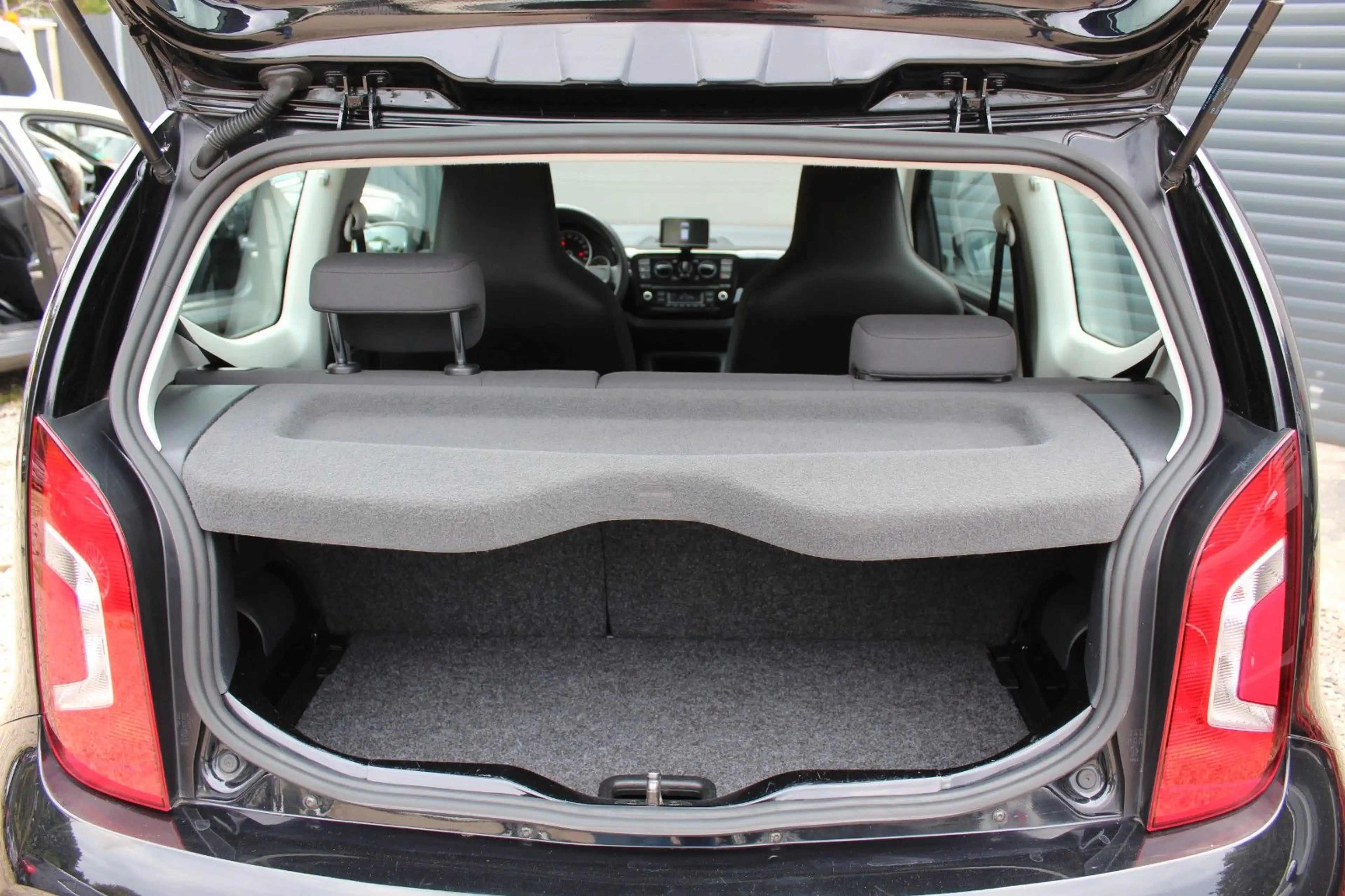 Volkswagen up! move up! 1,0 NAVI KLIMA PDC SITZHEIZUNG 1-H — photo 26