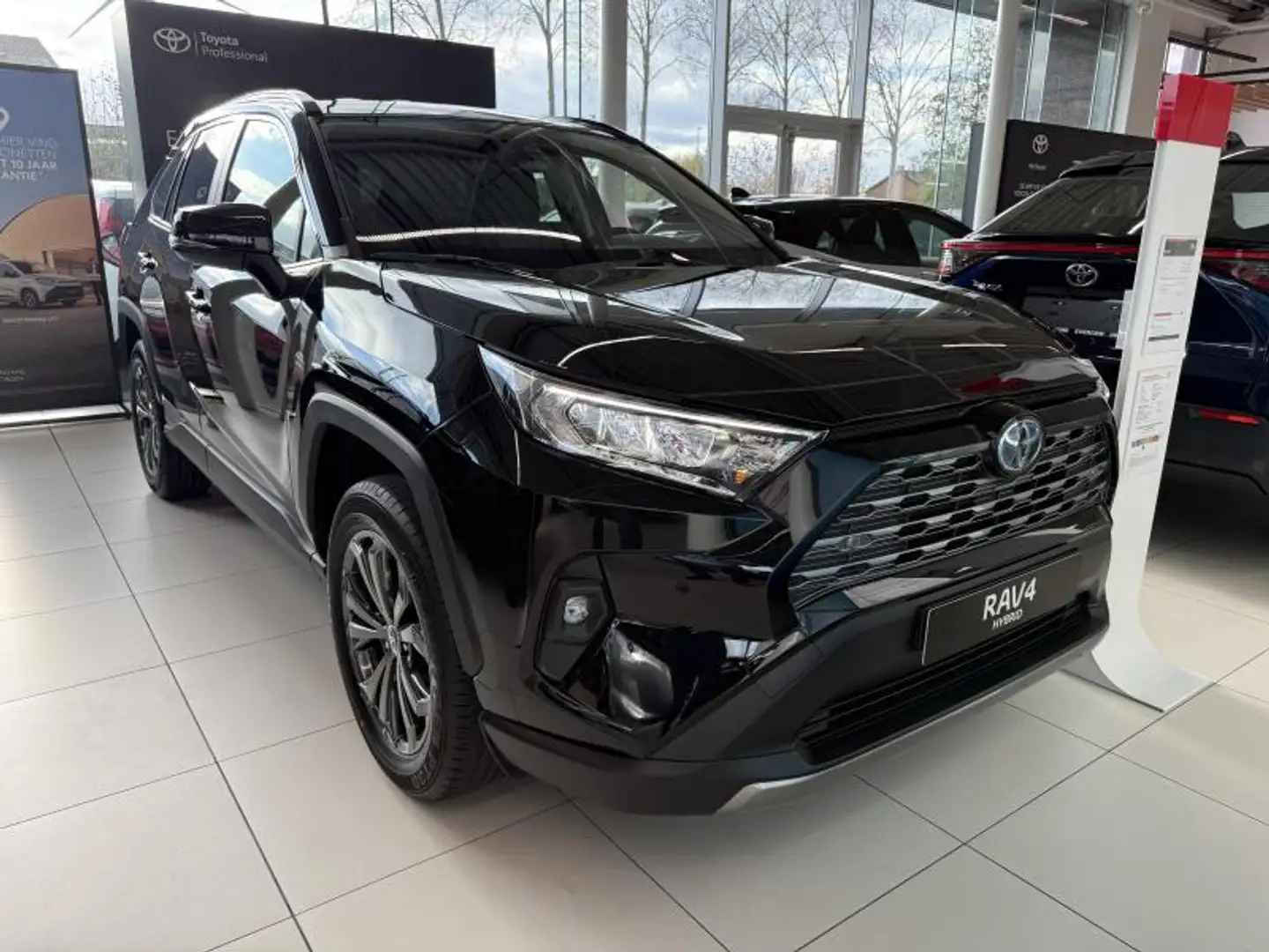 Toyota RAV 4 2.5 Hybrid 2WD Dynamic Plus Schwarz - 2