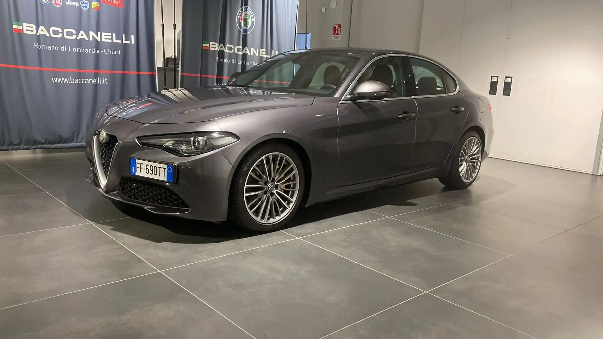 Alfa Romeo Giulia 2.2 Turbodiesel 180 CV Super Grey - 1