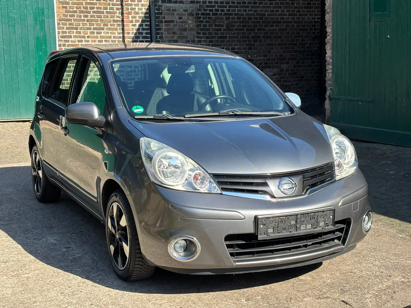 Nissan Note 1.4 i-Way Klimaautomatik Gris - 1