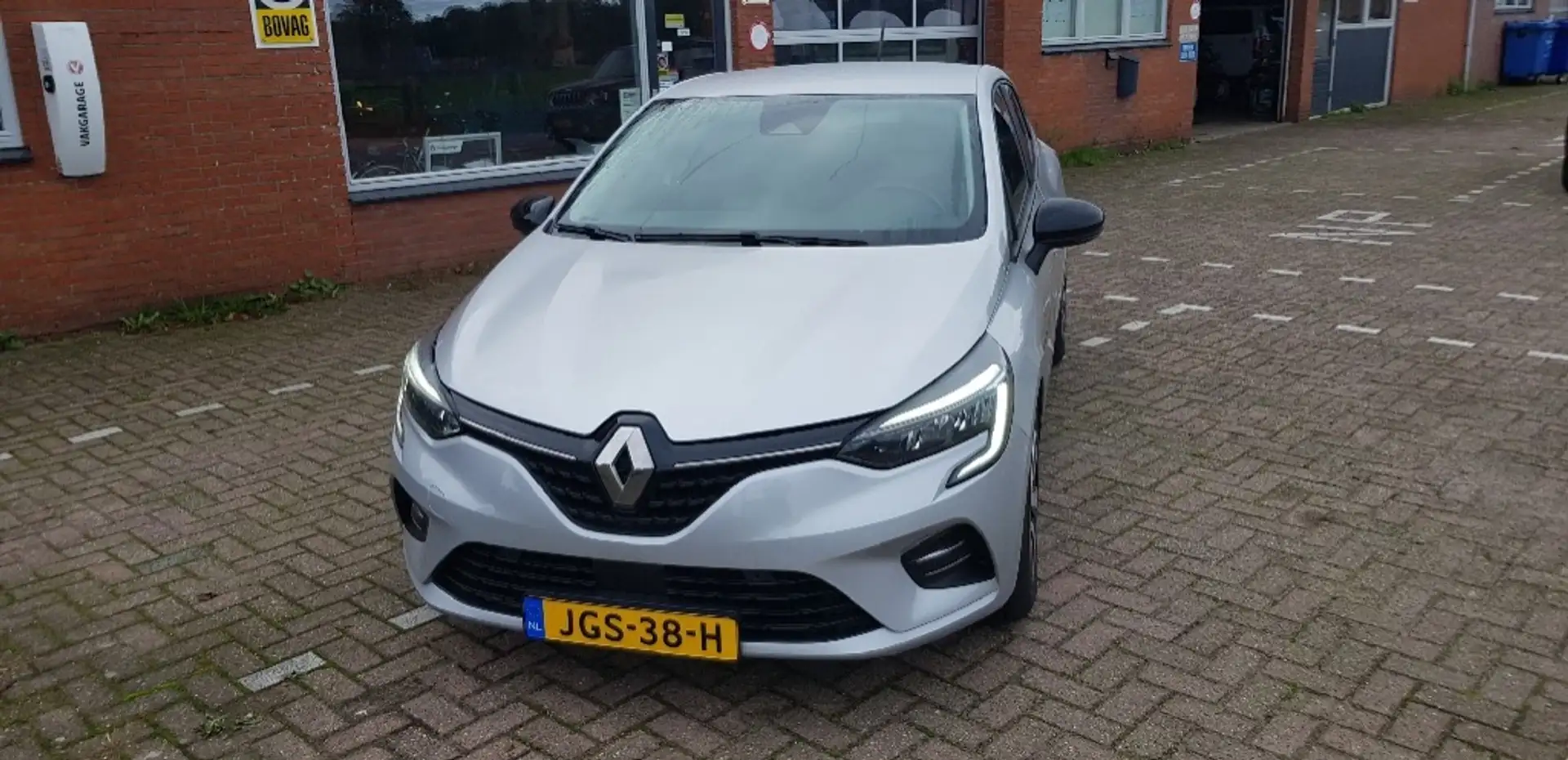 Renault Clio 1.6 ET H 145 Evolut. Grijs - 2