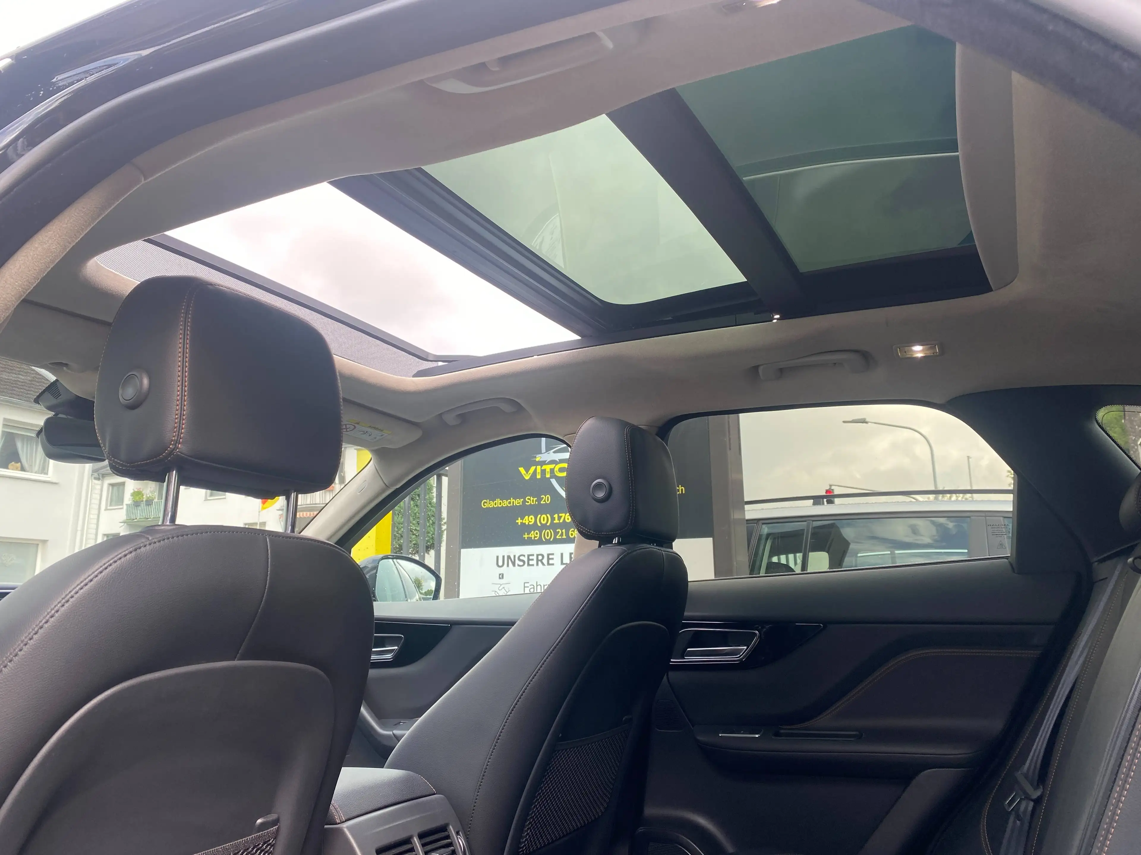 Jaguar F-Pace Prestige AWD | ab 4,99% | Garantie | Pano | — photo 13