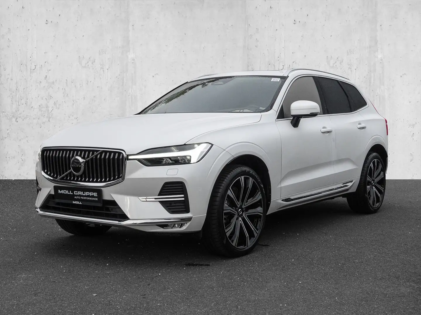 Volvo XC60 B4 2WD Plus Bright Plus Bright 2WD 4xSHZ LM Weiß - 2