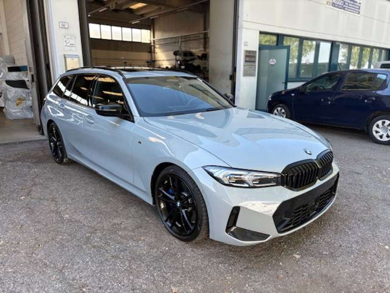 BMW 320 320d Touring mhev 48V xdrive MSport auto