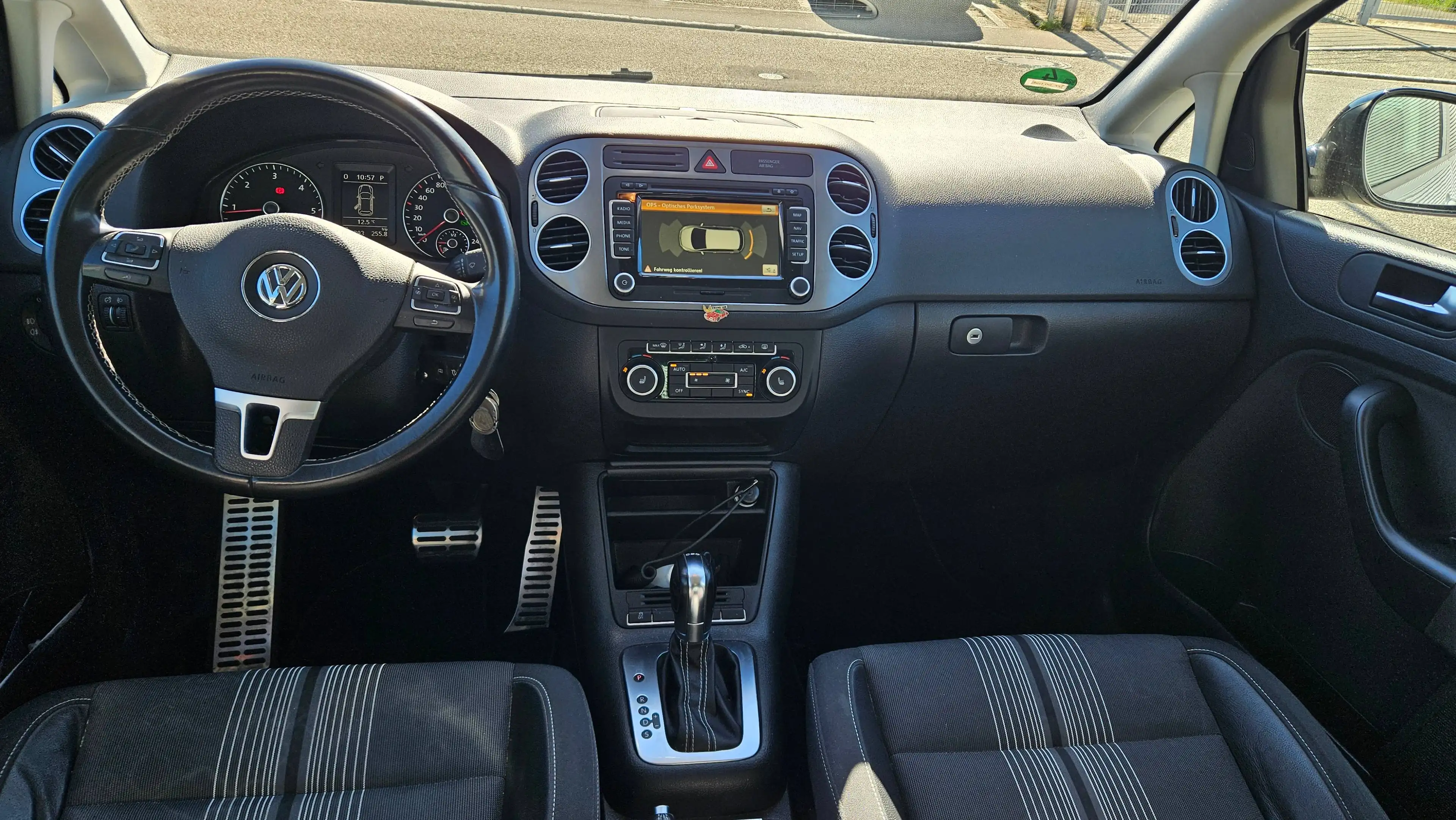 Volkswagen Golf Plus Match — photo 7