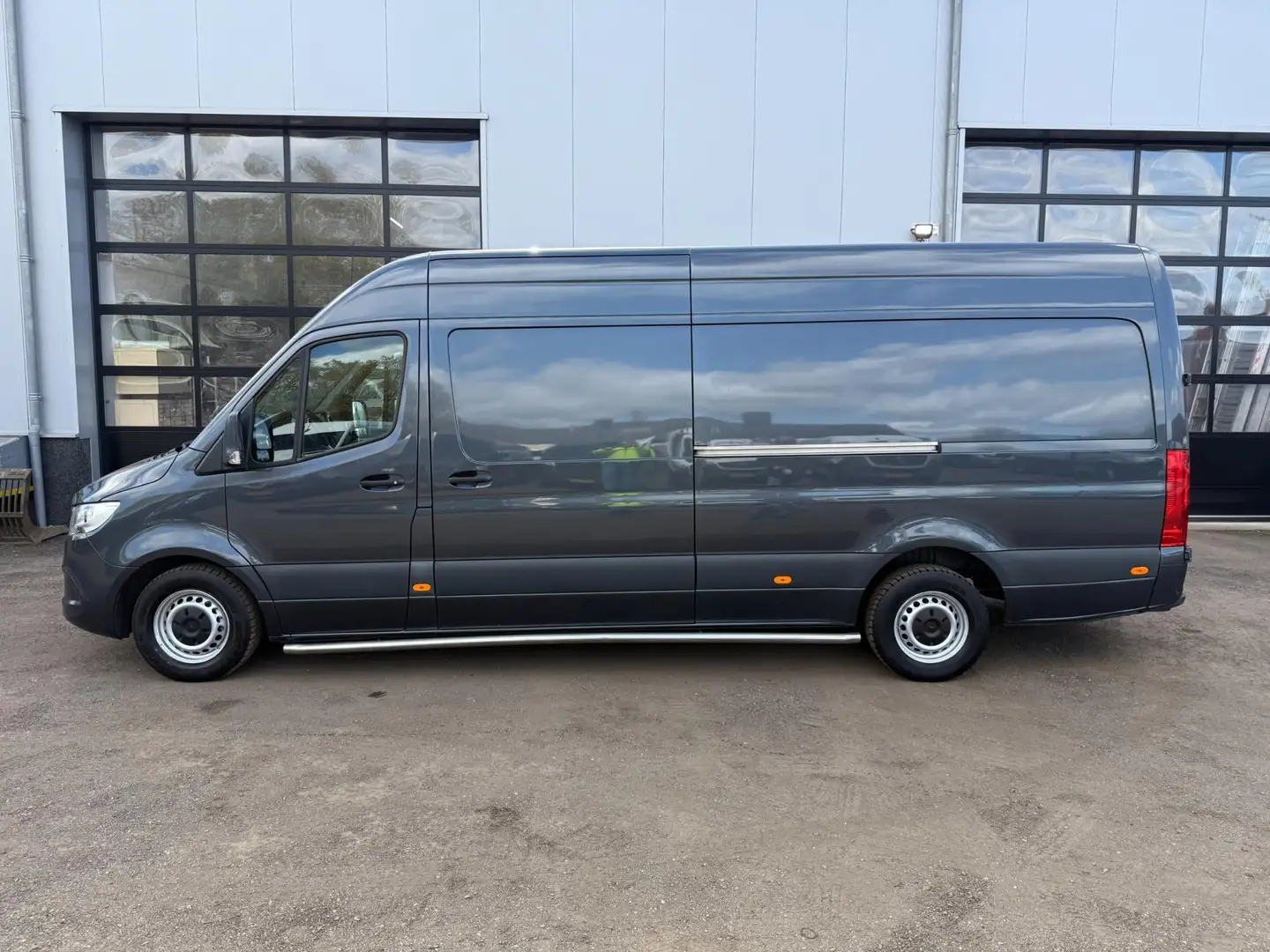 Mercedes-Benz Sprinter 316 CDI L3H2 2x Schuifdeuren 3500KG Trekgewicht Grijs - 2