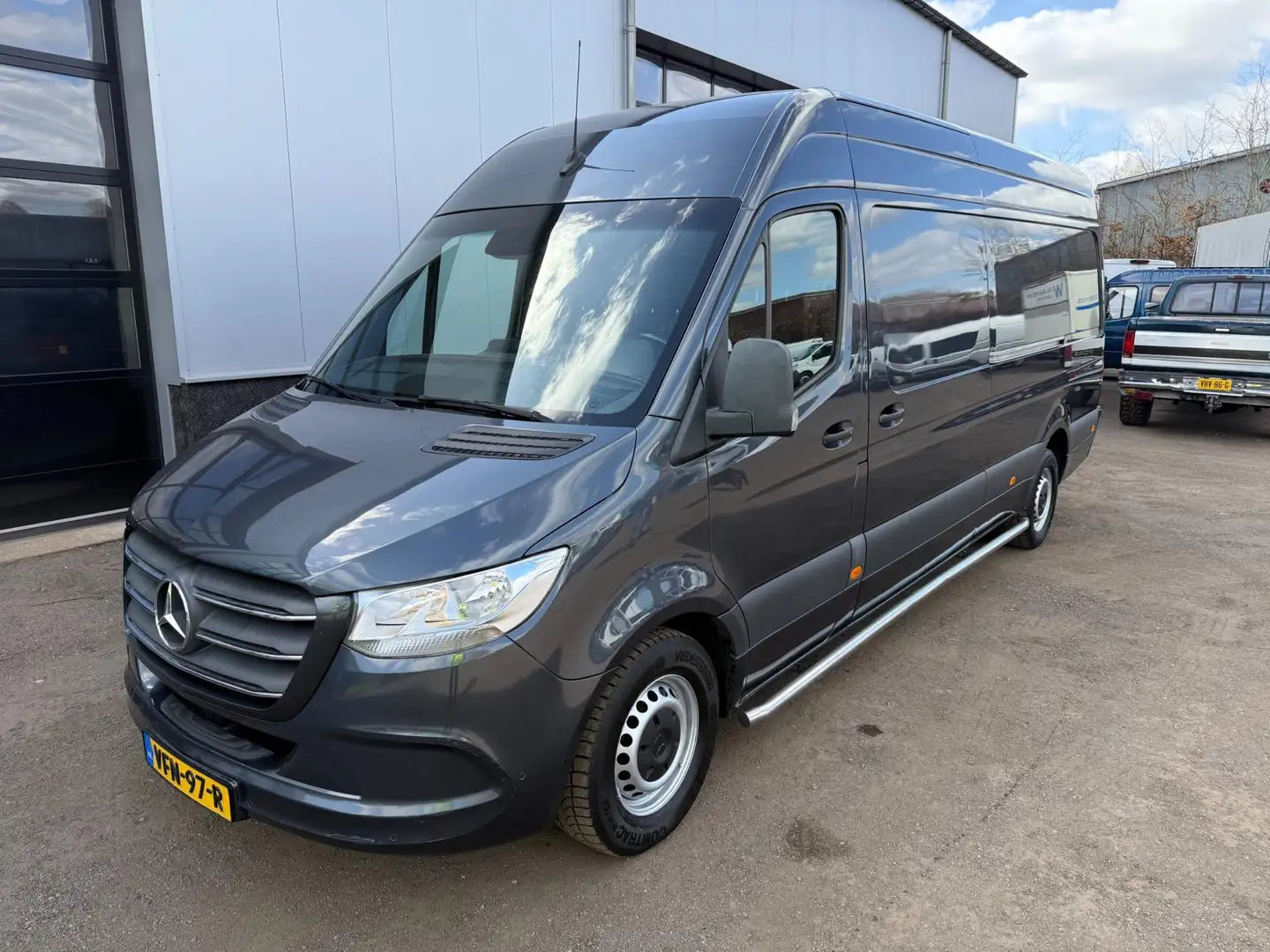 Mercedes-Benz Sprinter 316 CDI L3H2 2x Schuifdeuren 3500KG Trekgewicht Grijs - 1
