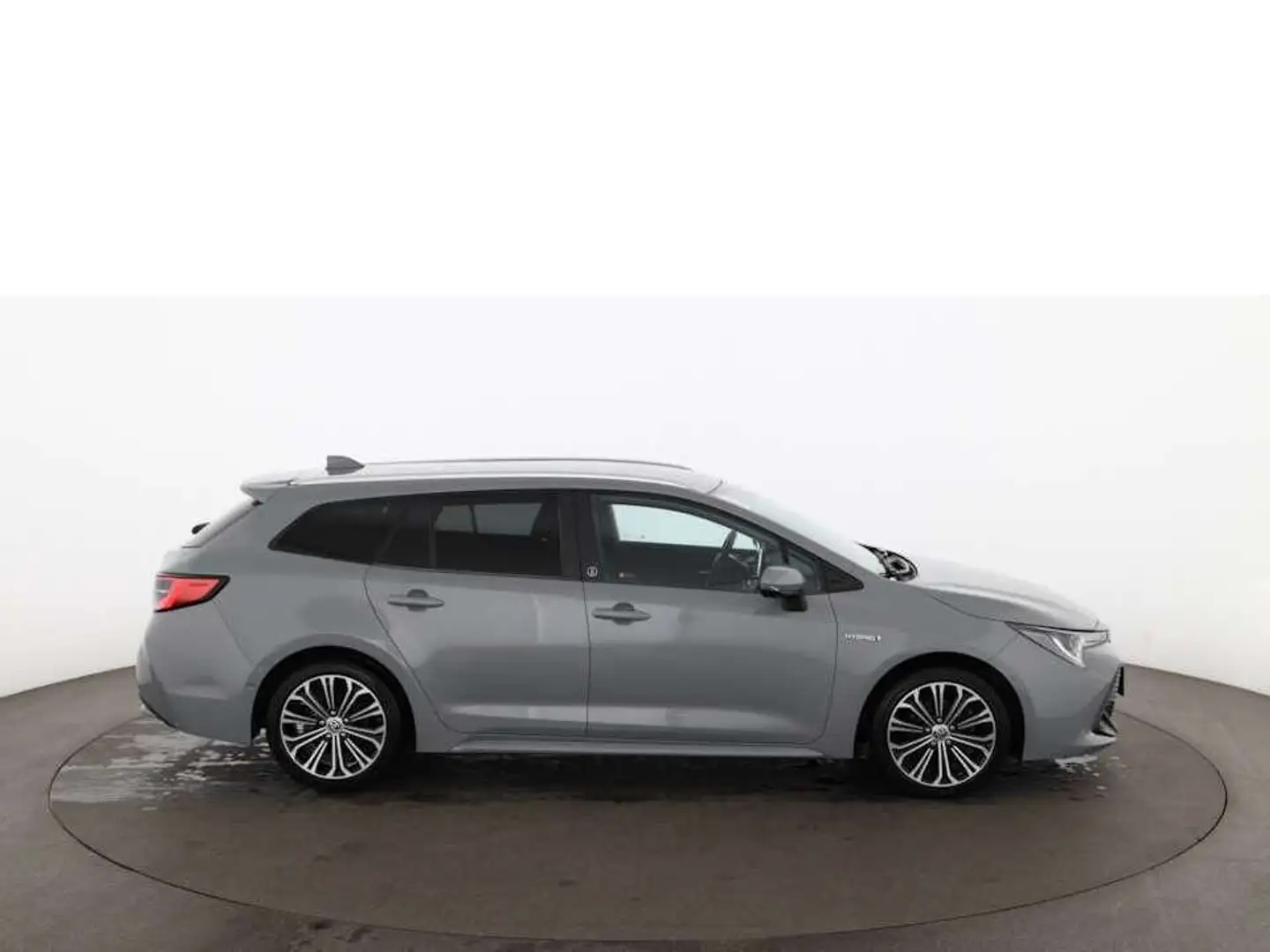 Toyota Corolla Touring Sports 1.8 Trek Aut LED NAV R-CAM Grau - 2
