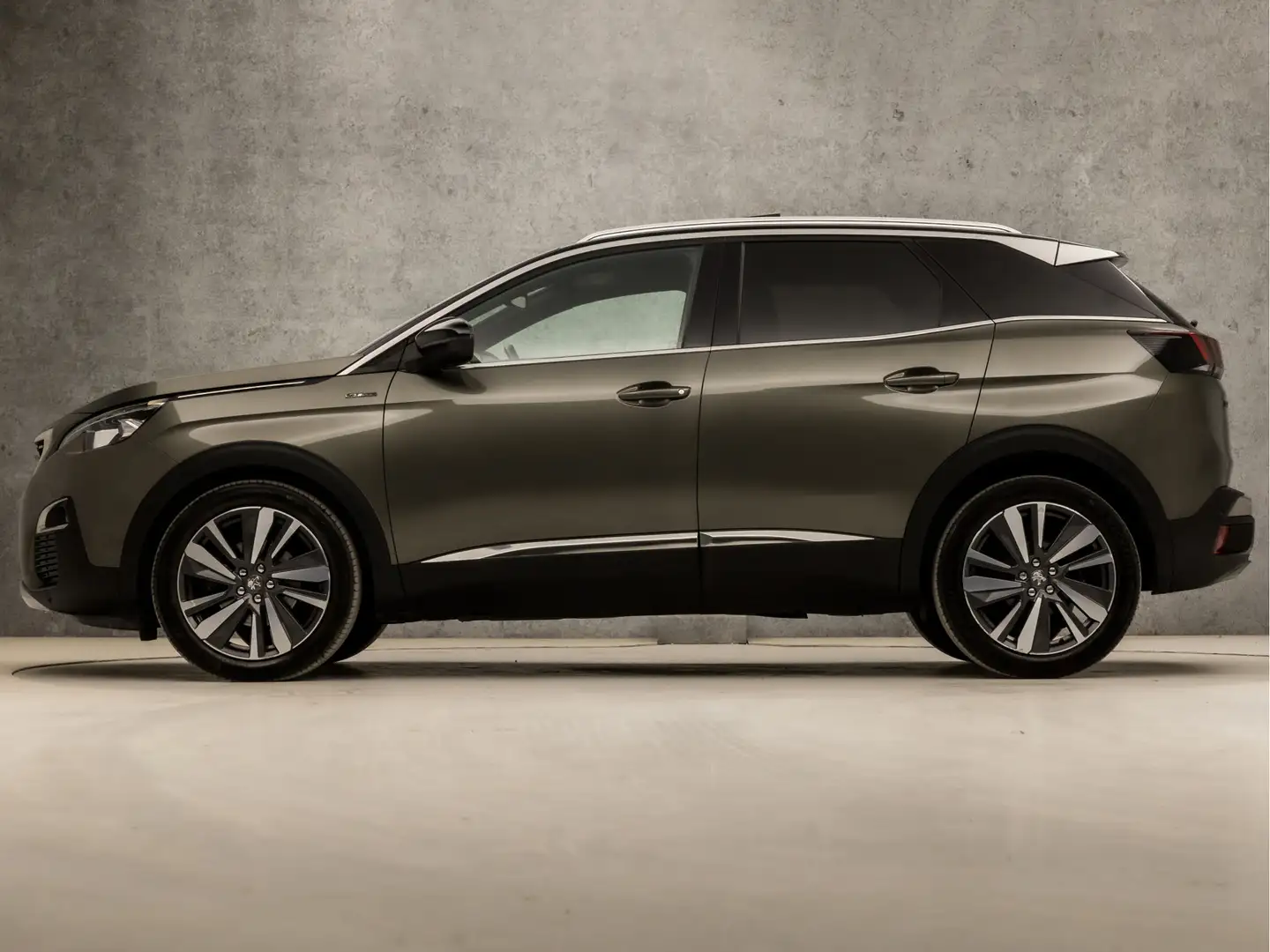 Peugeot 3008 1.2 PureTech GT Line (PANORAMADAK, APPLE CARPLAY, Grijs - 2
