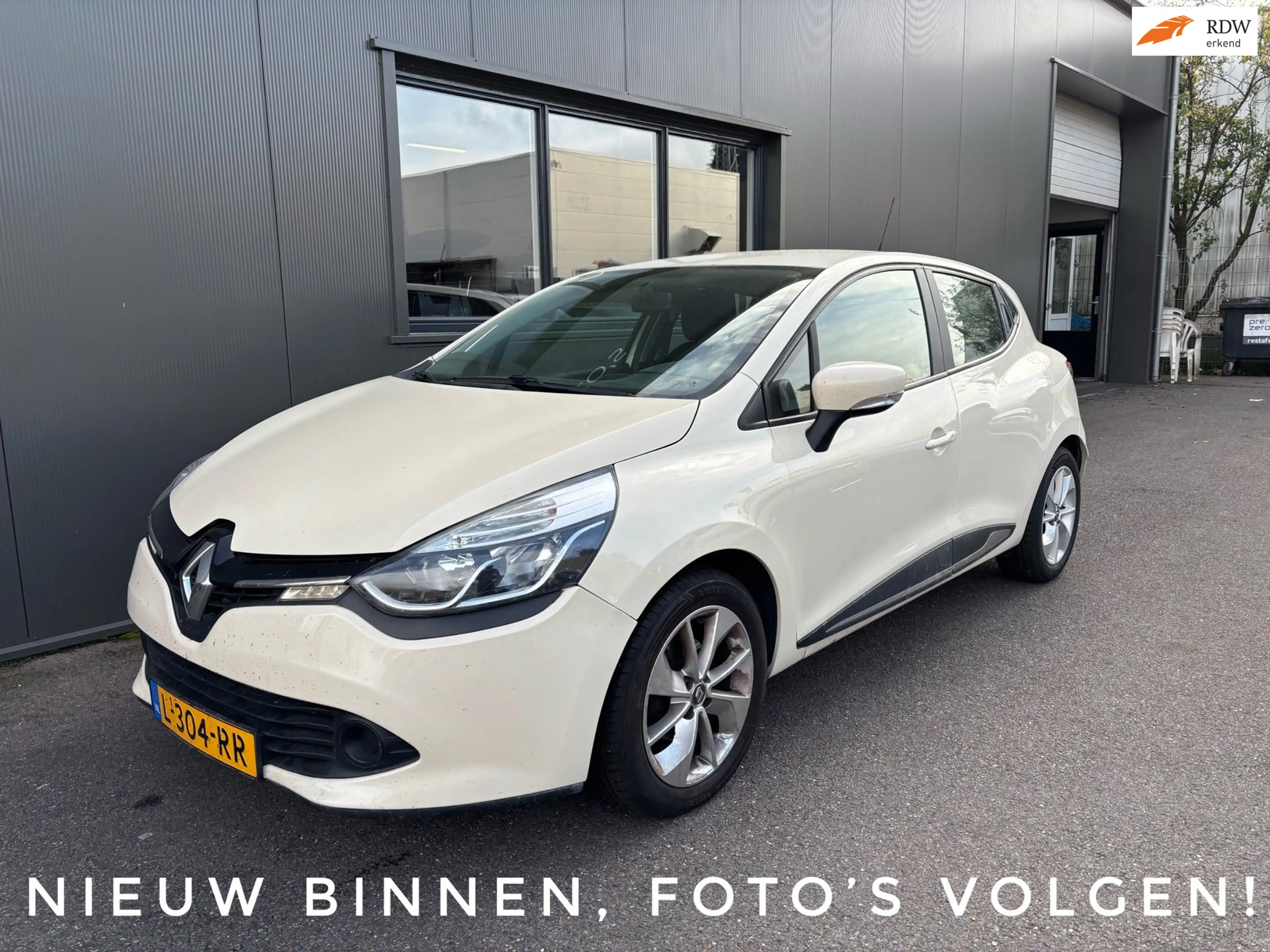 Renault Clio TCe 90 Expression / Navigatie / Airco!
